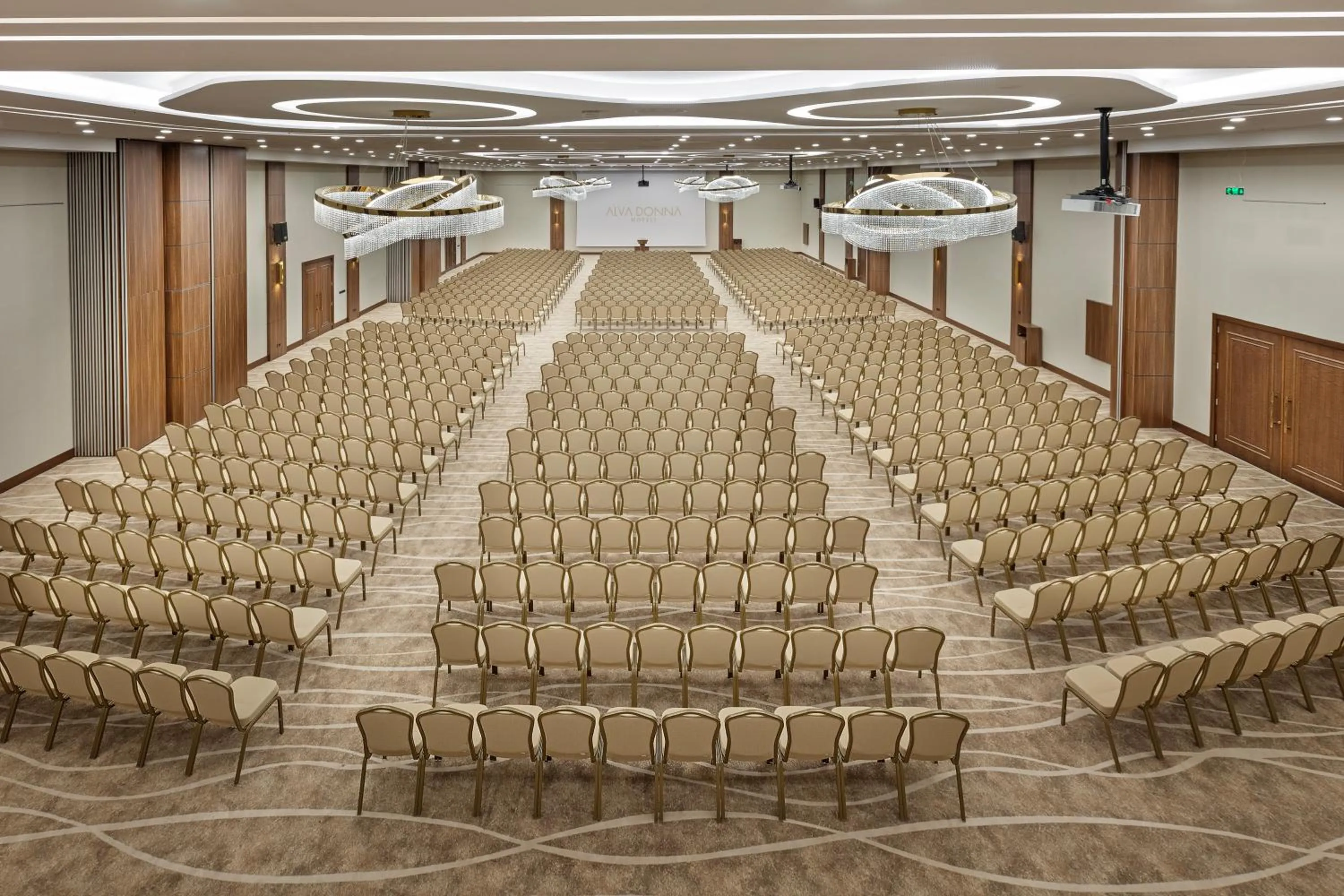 Meeting/conference room in Dobedan World Palace Hotel ''Ex Brand Alva Donna World Palace ''