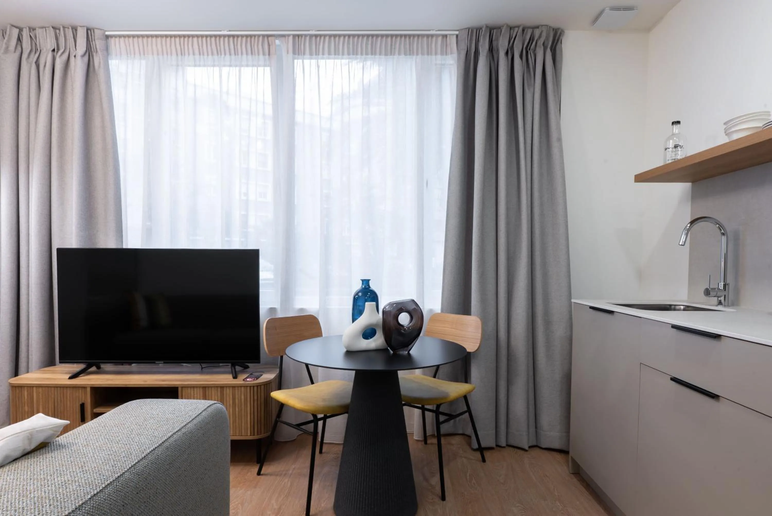 Seating area in Smartr Valencia Turia