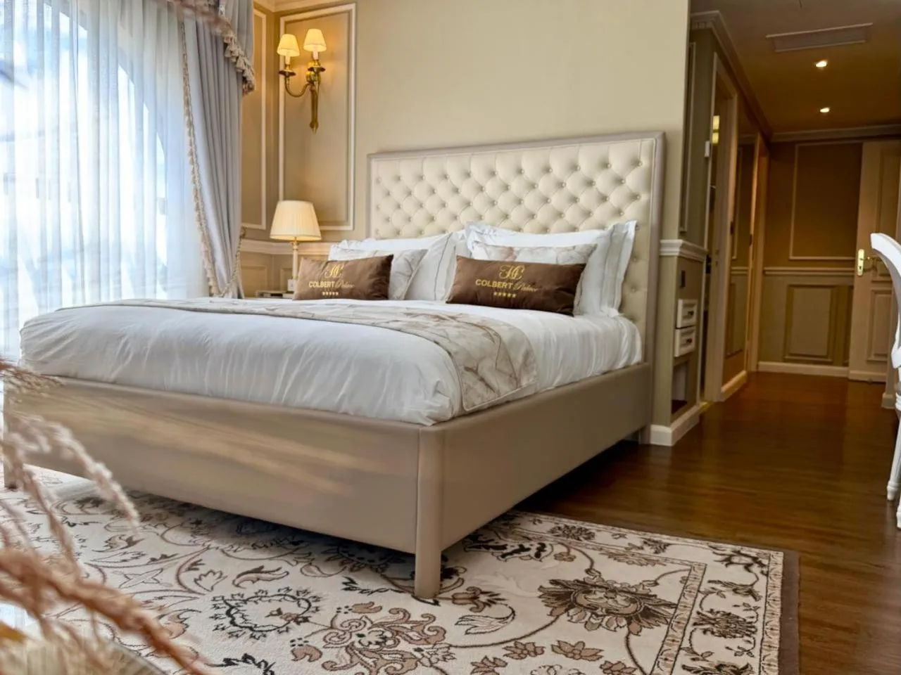 Bed in Hôtel Colbert Palace