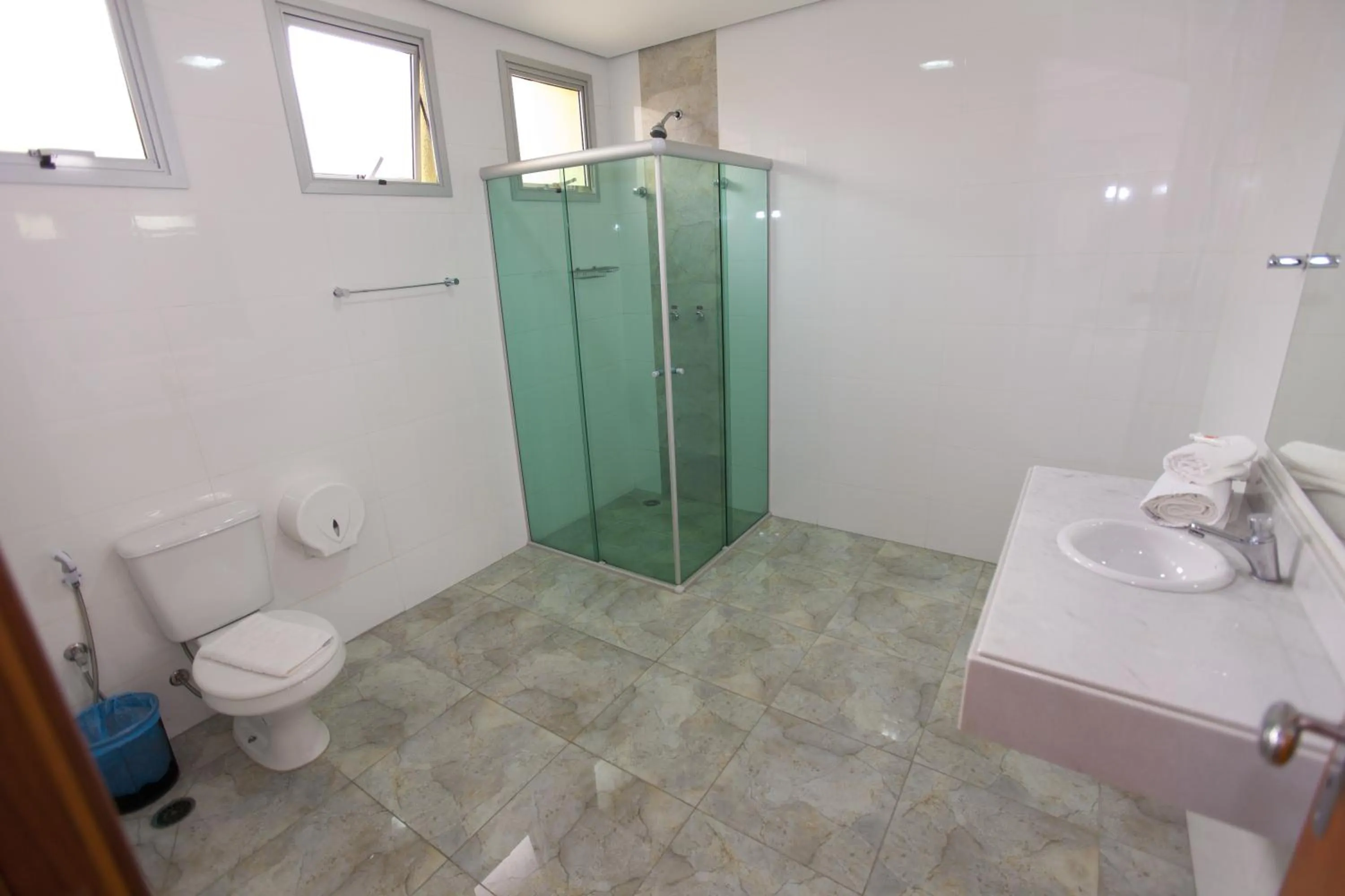 Bathroom in Hotel Oly Plaza