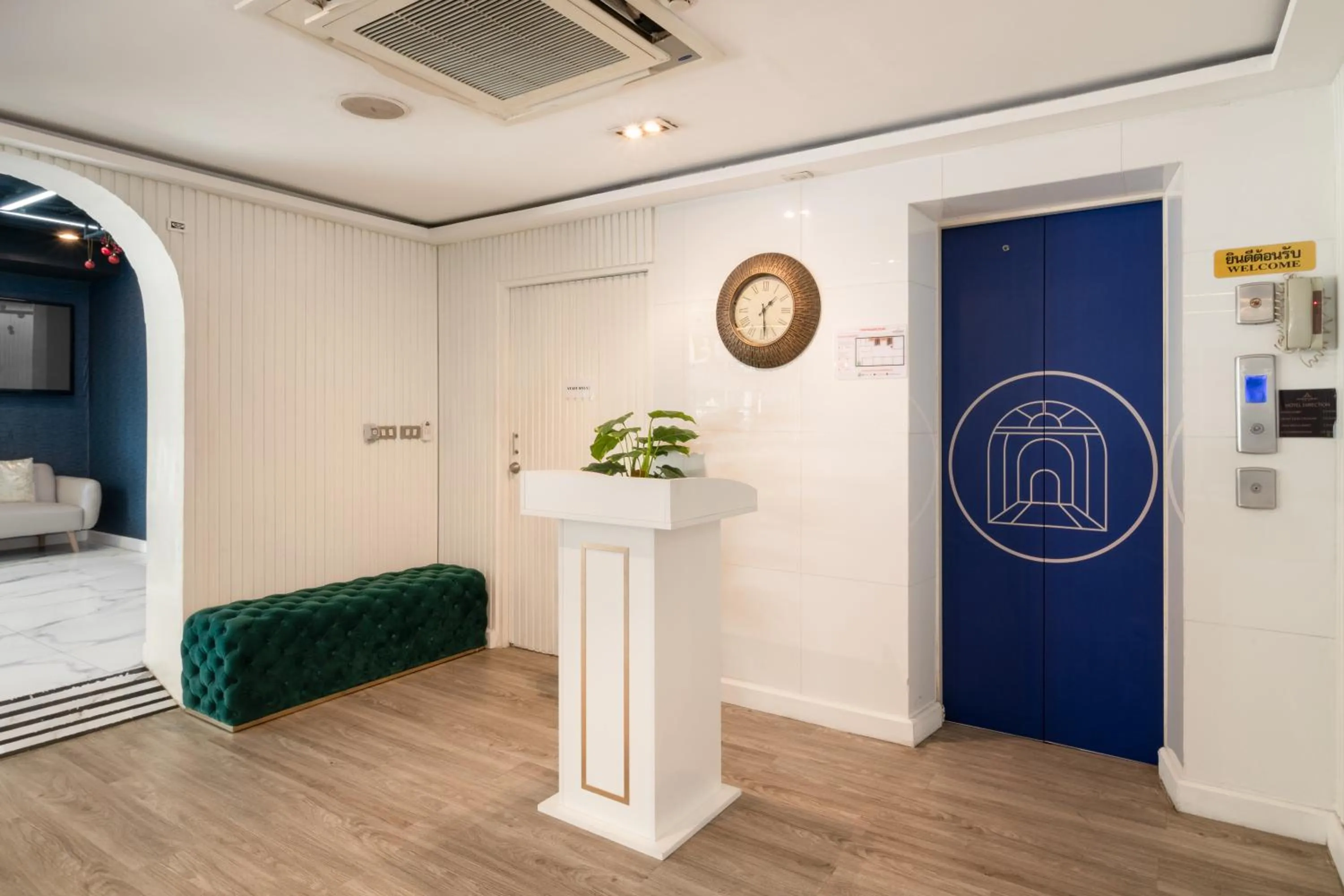 Lobby or reception, Bed in Skye Hotel Bangkok