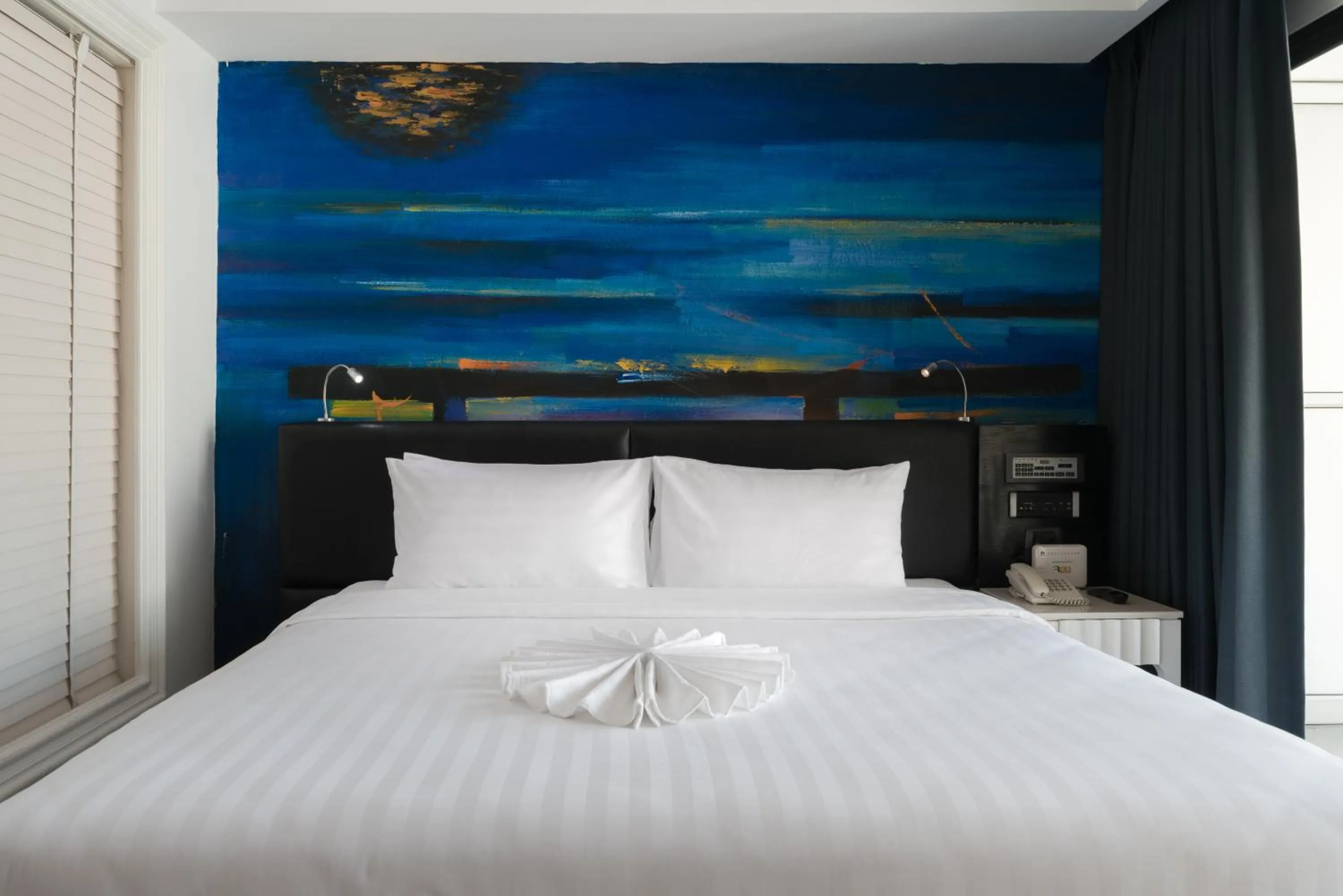 Bed in Skye Hotel Bangkok