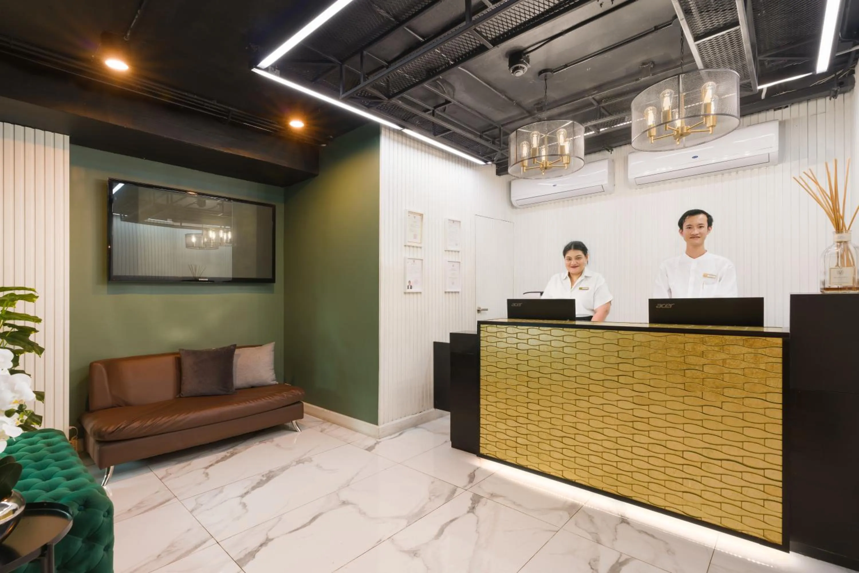 Lobby or reception in Skye Hotel Bangkok