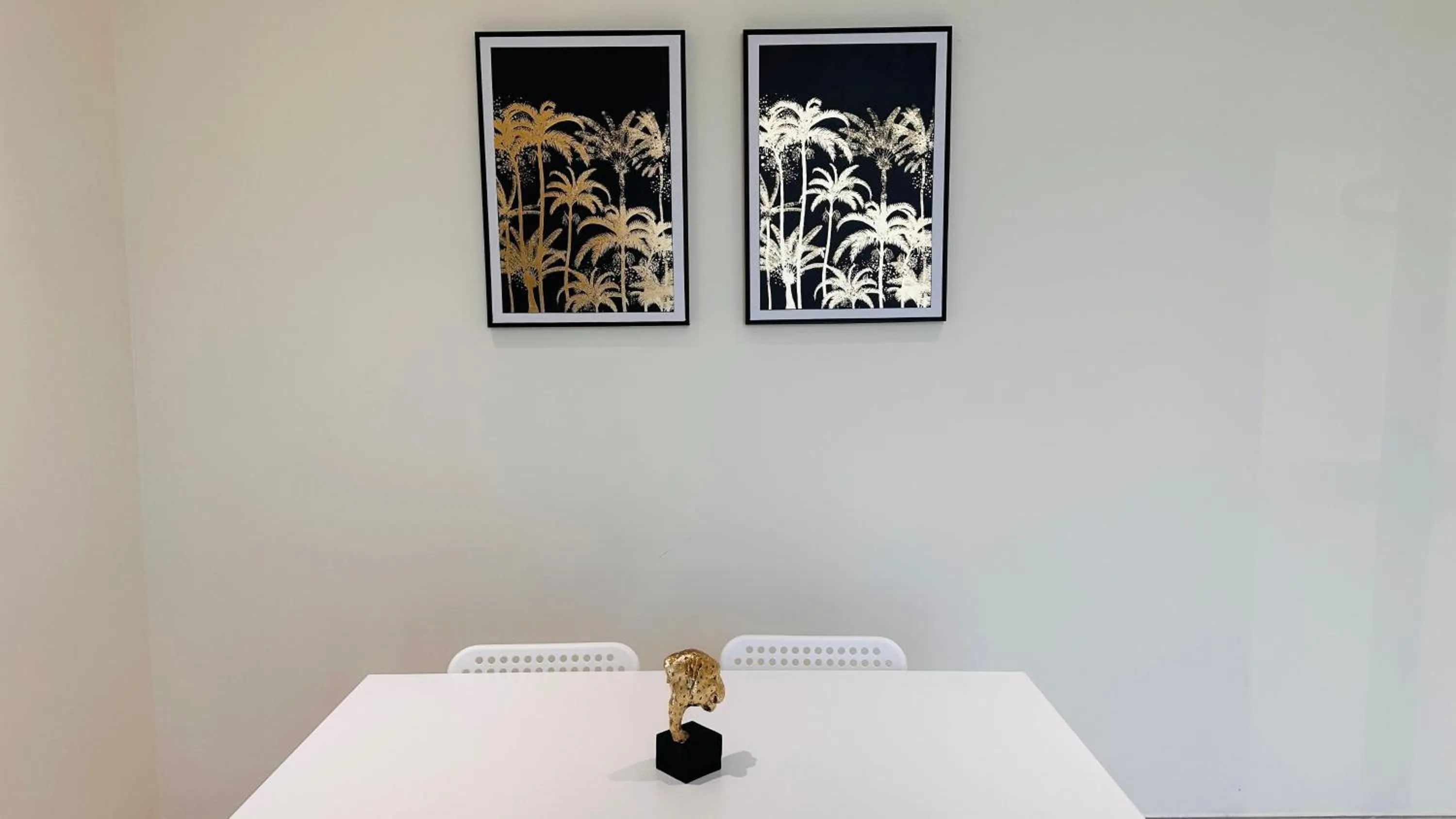 Decorative detail in Sunday Sheikh Zayed Road Concord Tower by Belvilla