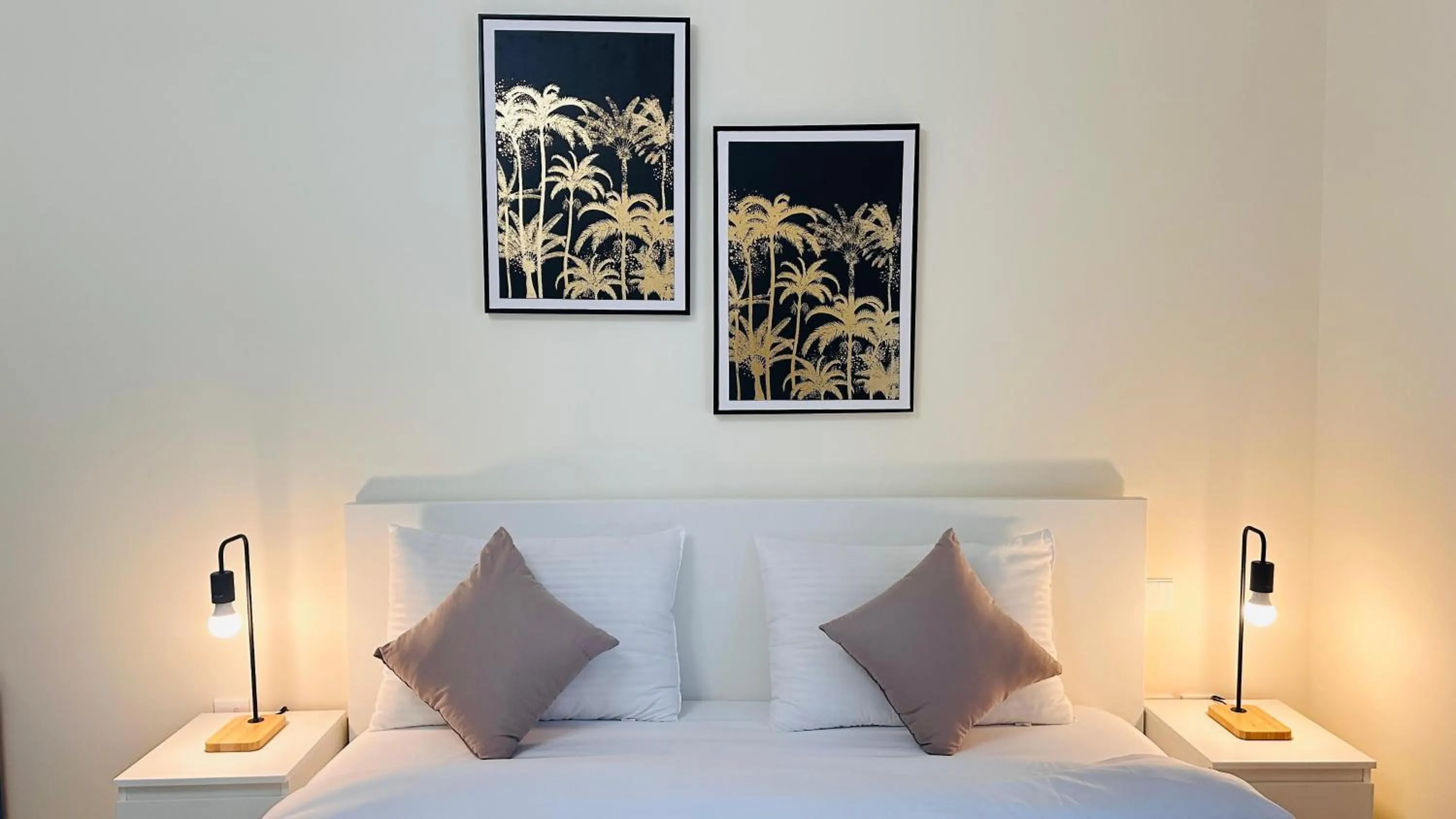 Photo of the whole room, Bed in Sunday Sheikh Zayed Road Concord Tower by Belvilla