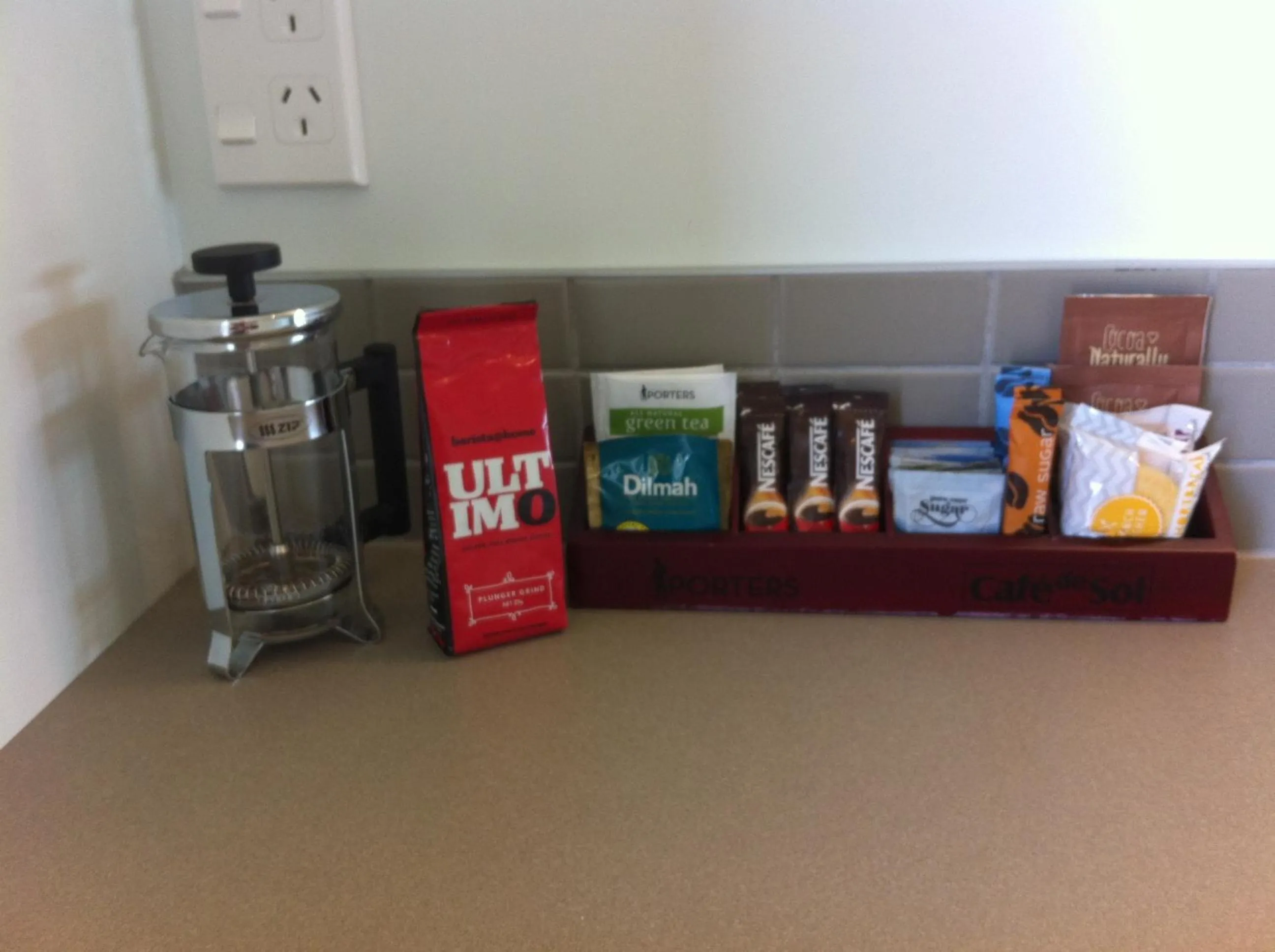 Coffee/tea facilities in Darfield Motel