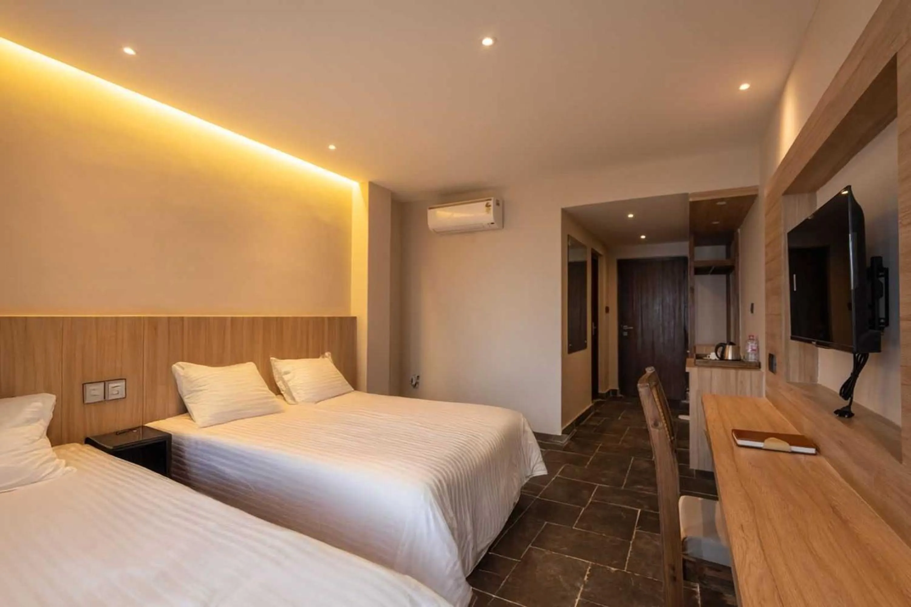 Bed in Nana Mountain Resort Mt Annapurna View