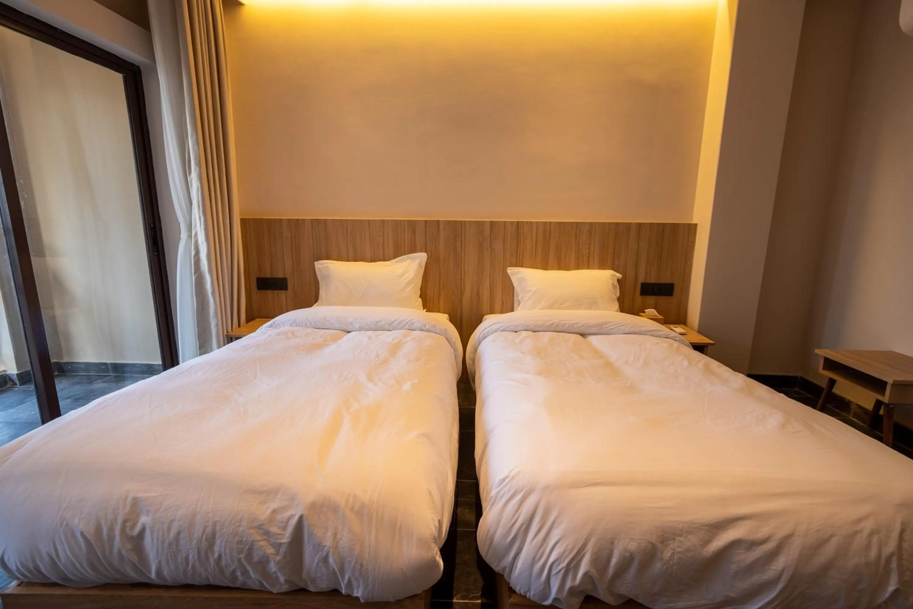 Bed in Nana Mountain Resort Mt Annapurna View