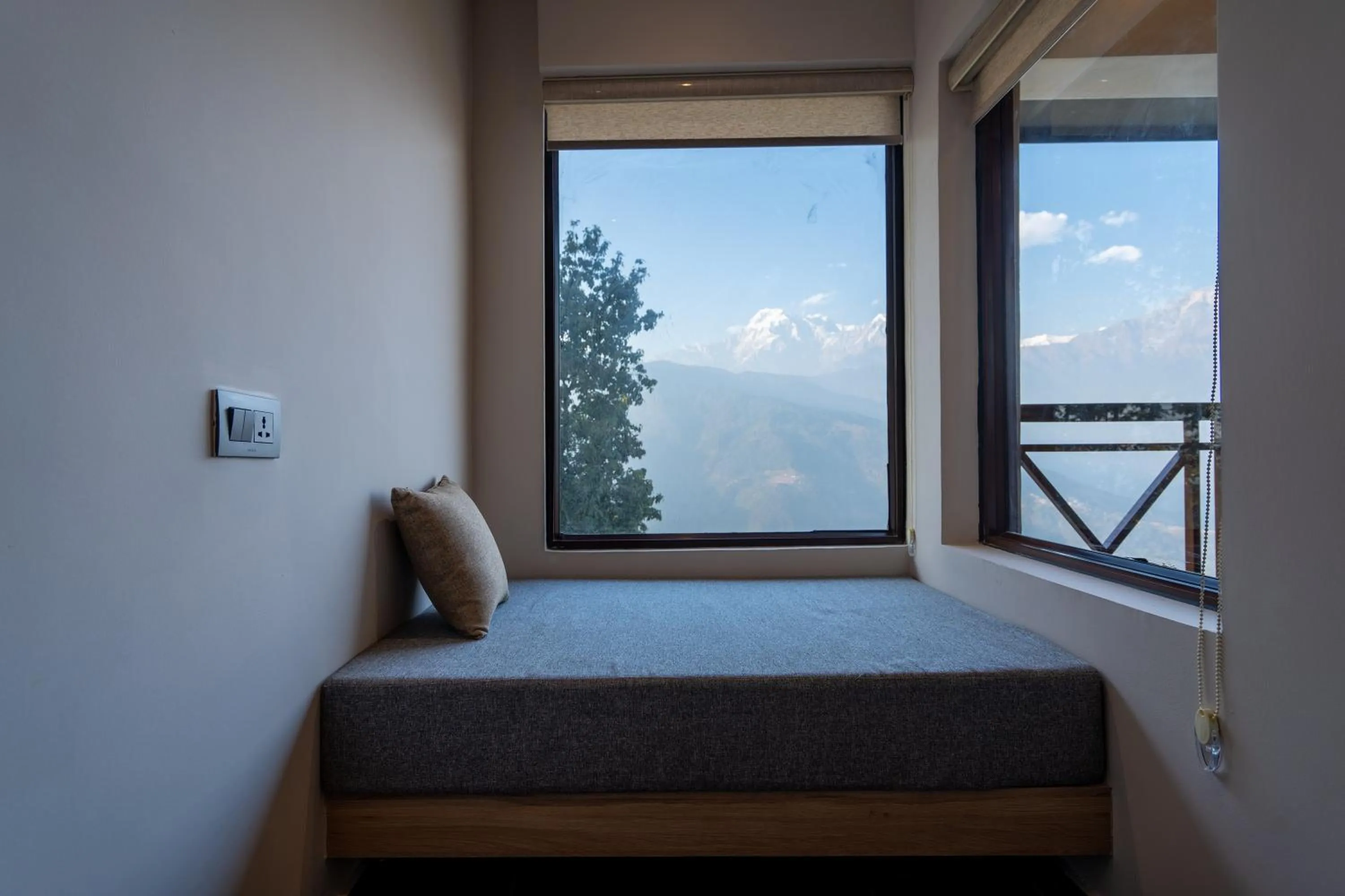 Bed in Nana Mountain Resort Mt Annapurna View