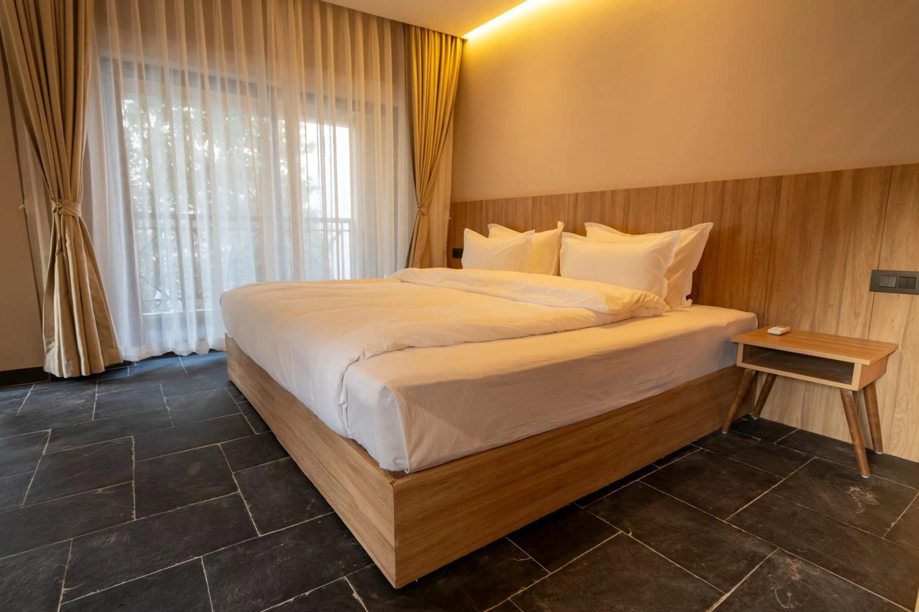 Bed in Nana Mountain Resort Mt Annapurna View