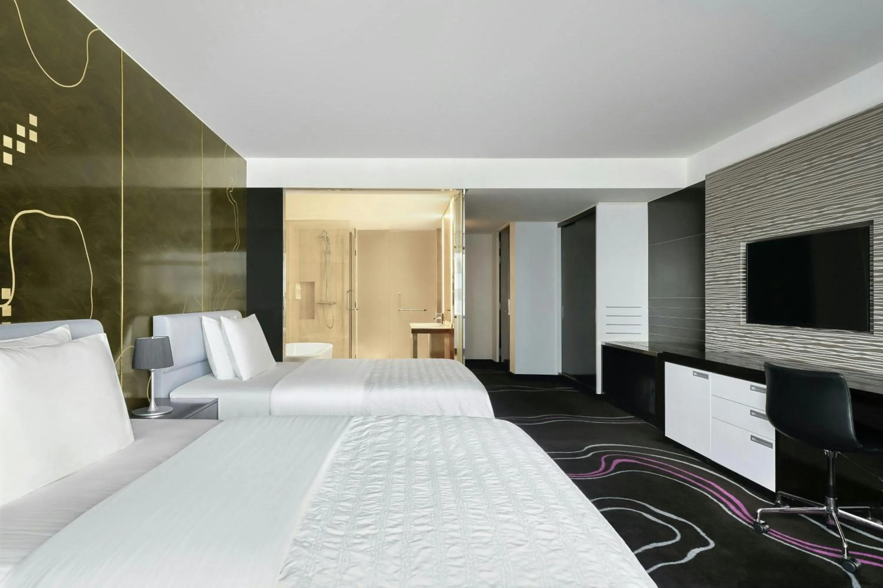 Bedroom, Bed in Le Meridien Saigon