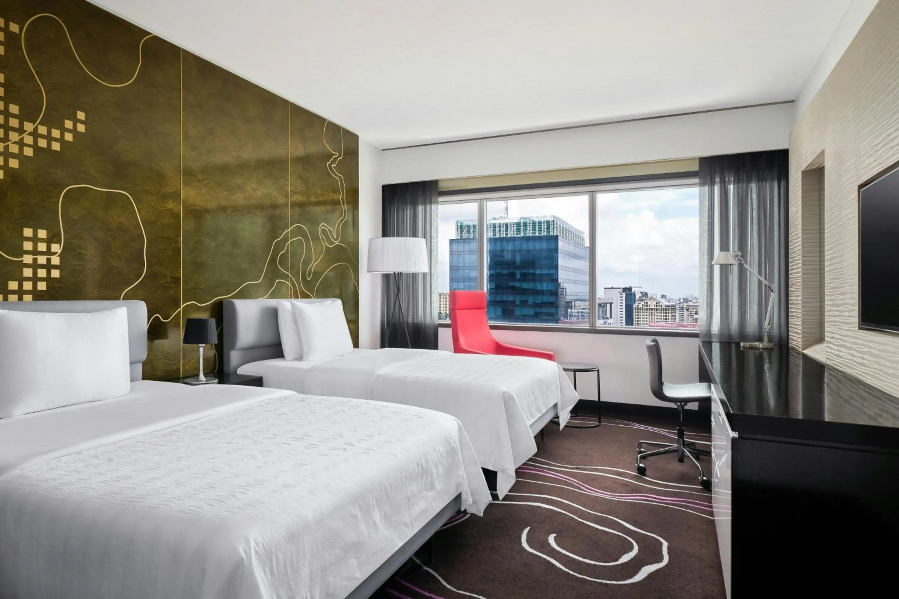 Bedroom, Bed in Le Meridien Saigon