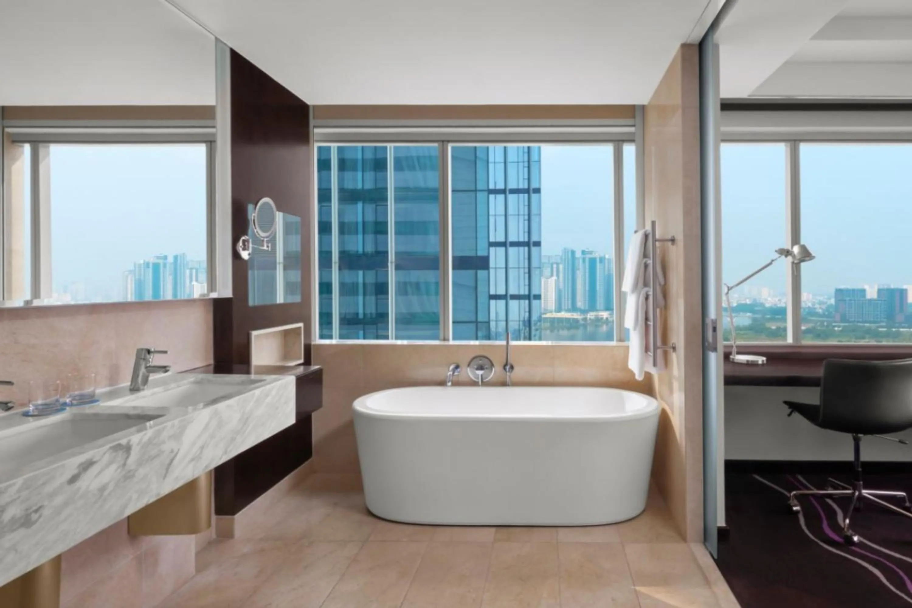 Bathroom in Le Meridien Saigon