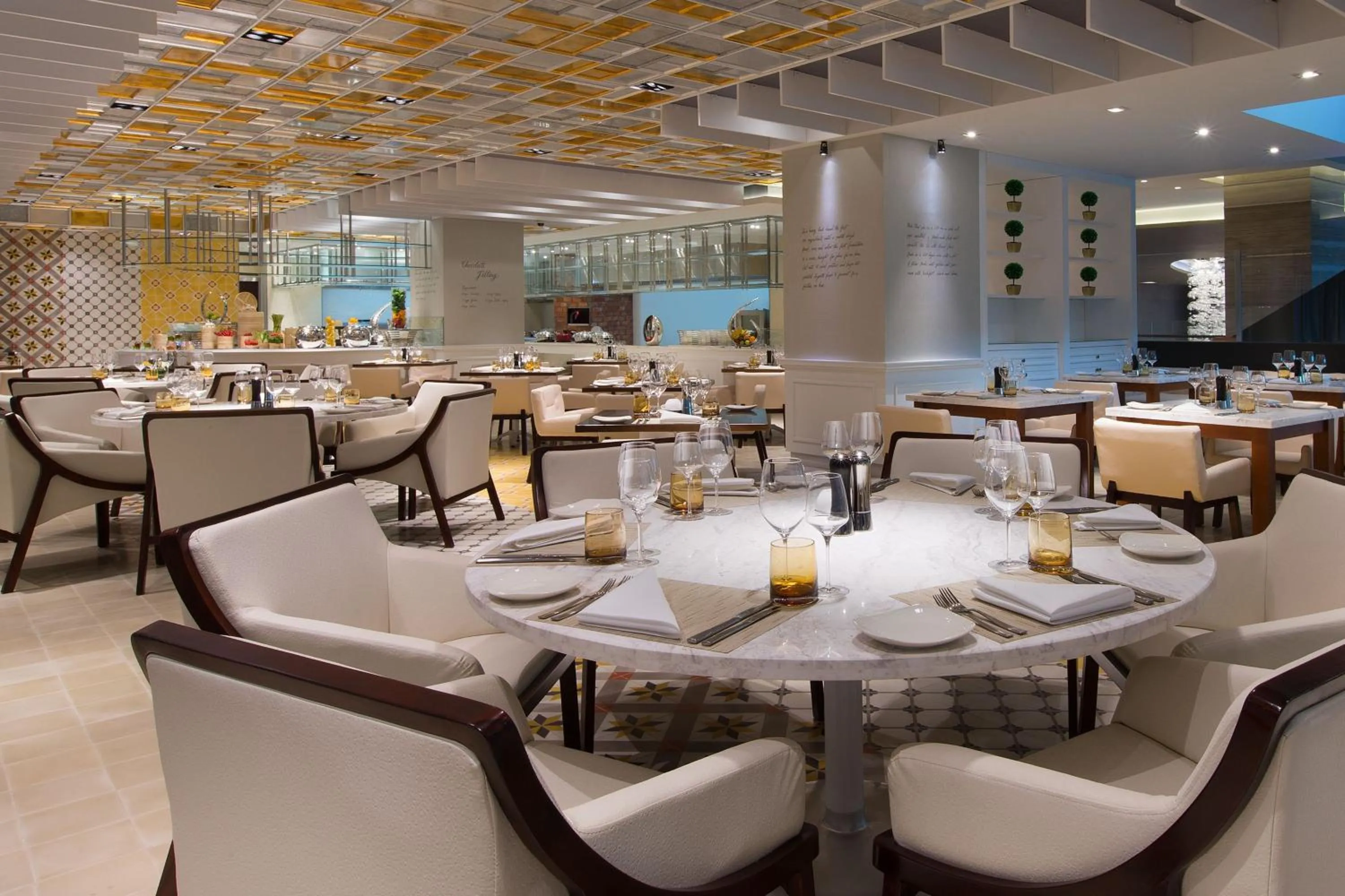 Restaurant/places to eat in Le Meridien Saigon