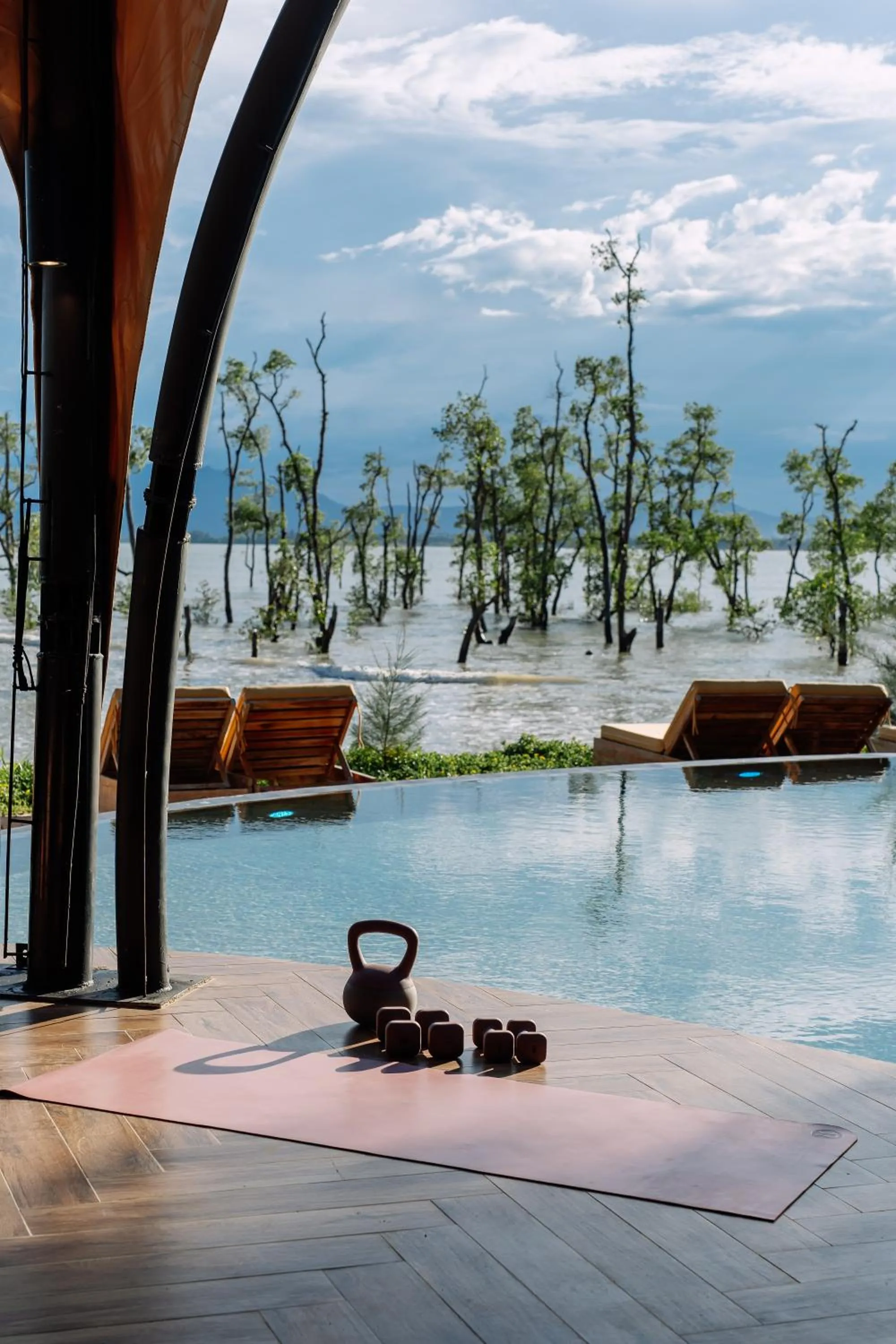 Swimming pool in Cocoon Resort Kuching