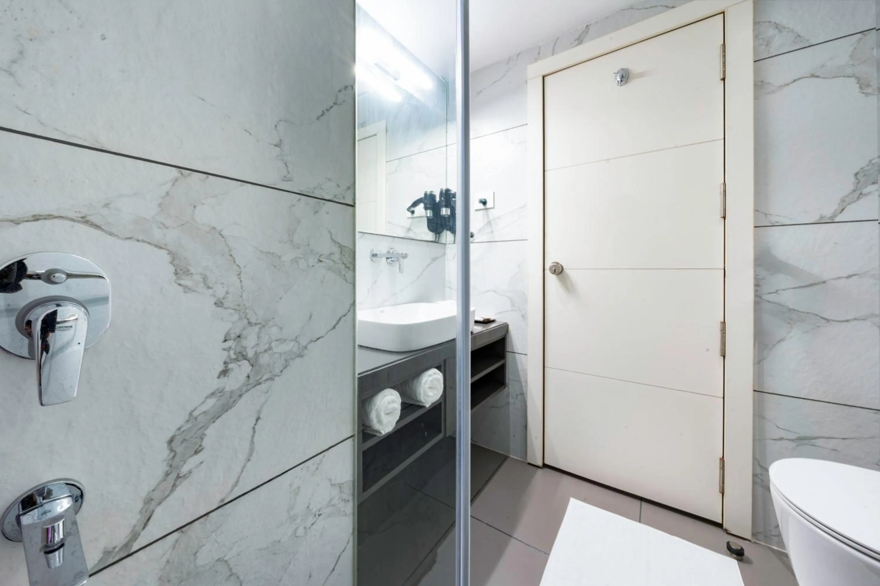 Shower in Clarks Inn Indore