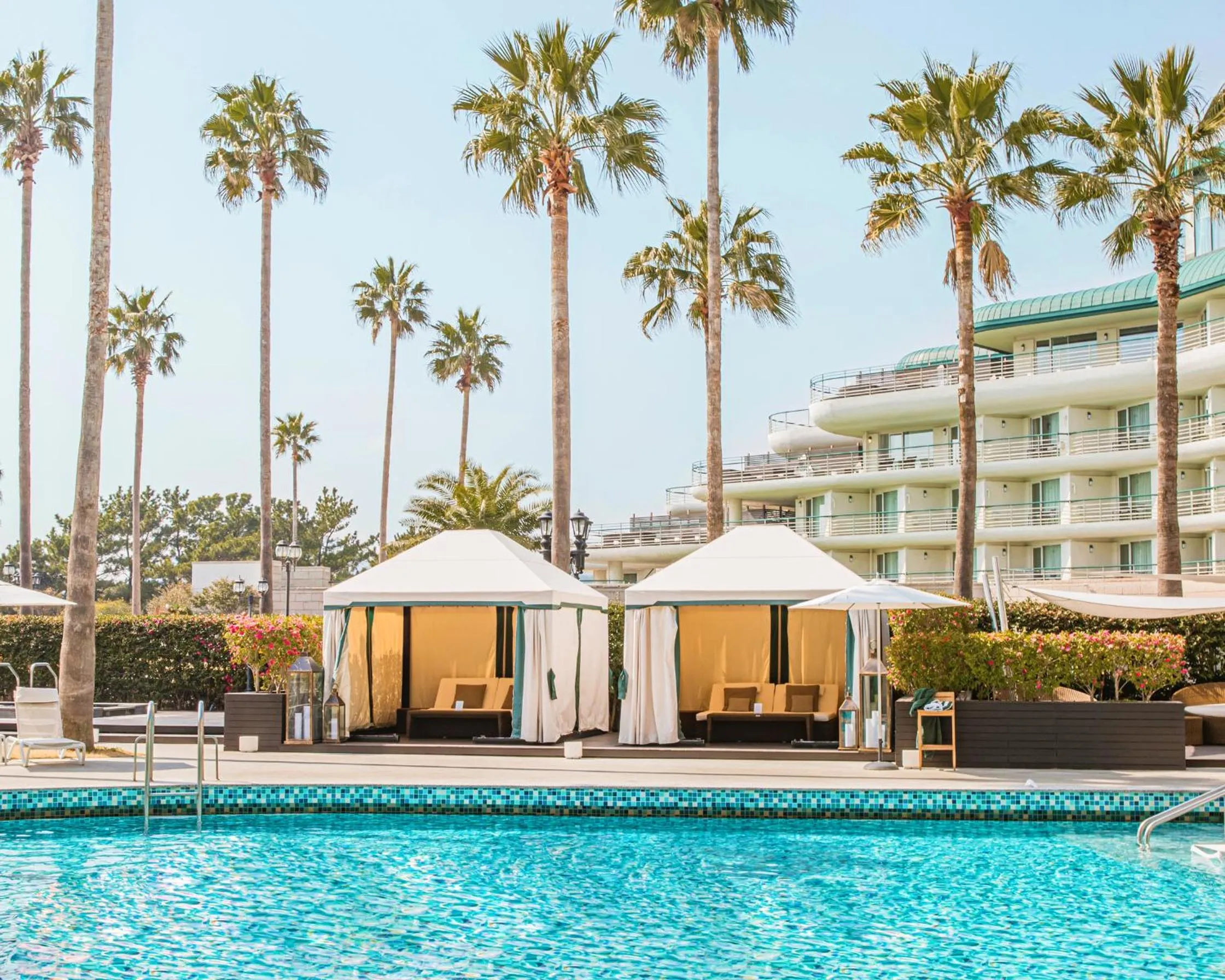 Swimming pool in Grand Josun Hill Suite