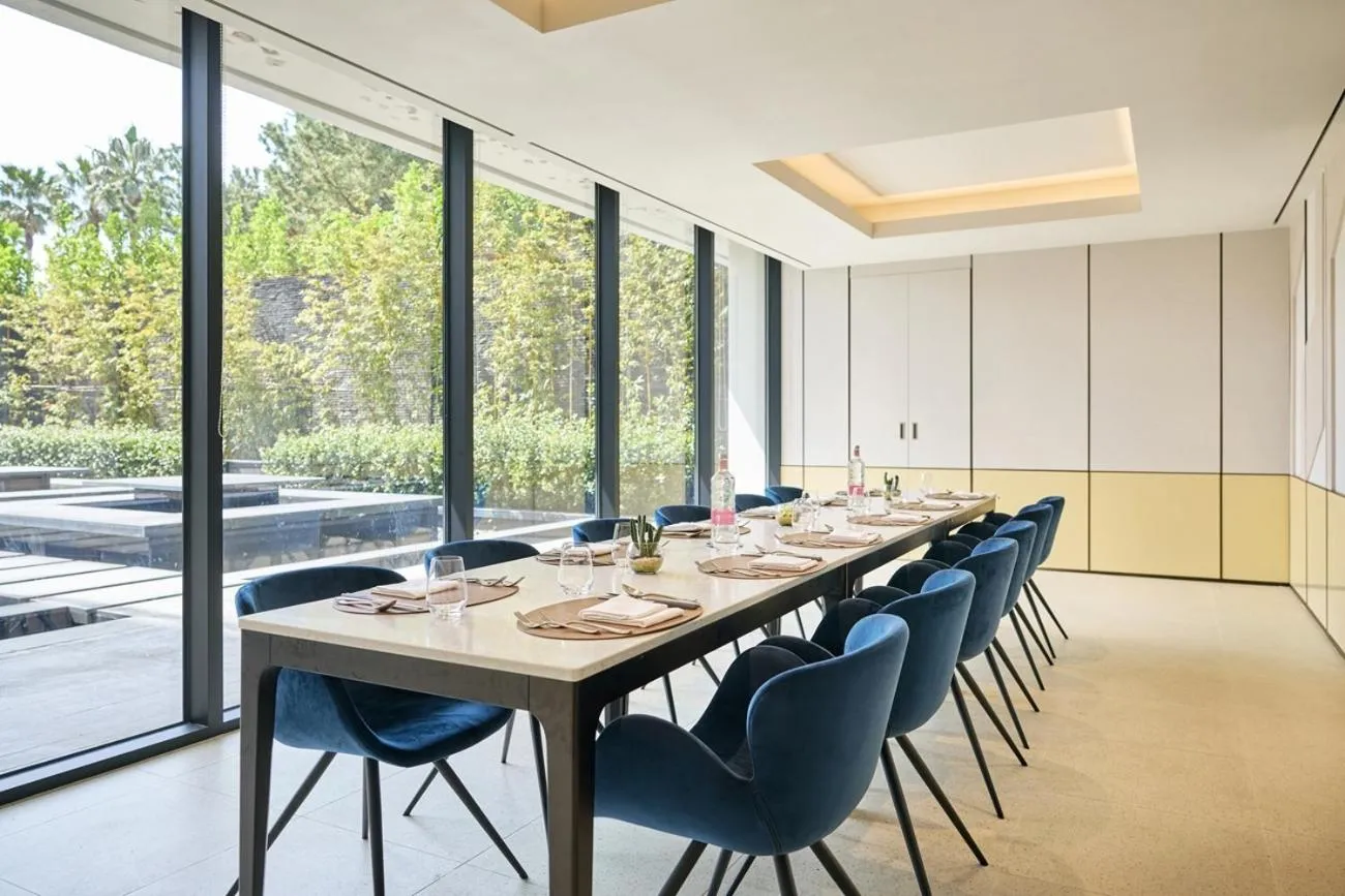 Restaurant/places to eat in Grand Josun Hill Suite