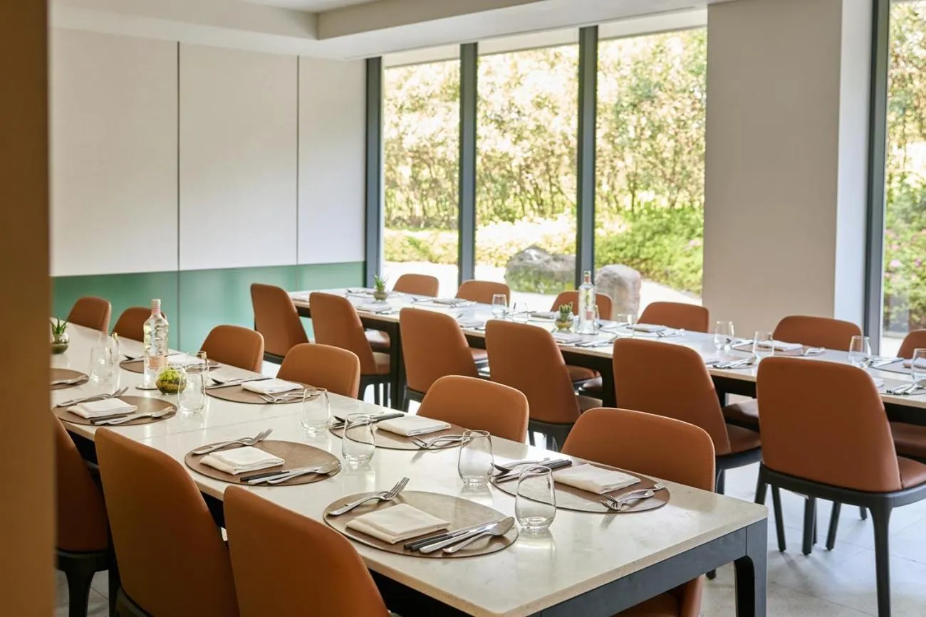 Restaurant/places to eat in Grand Josun Hill Suite