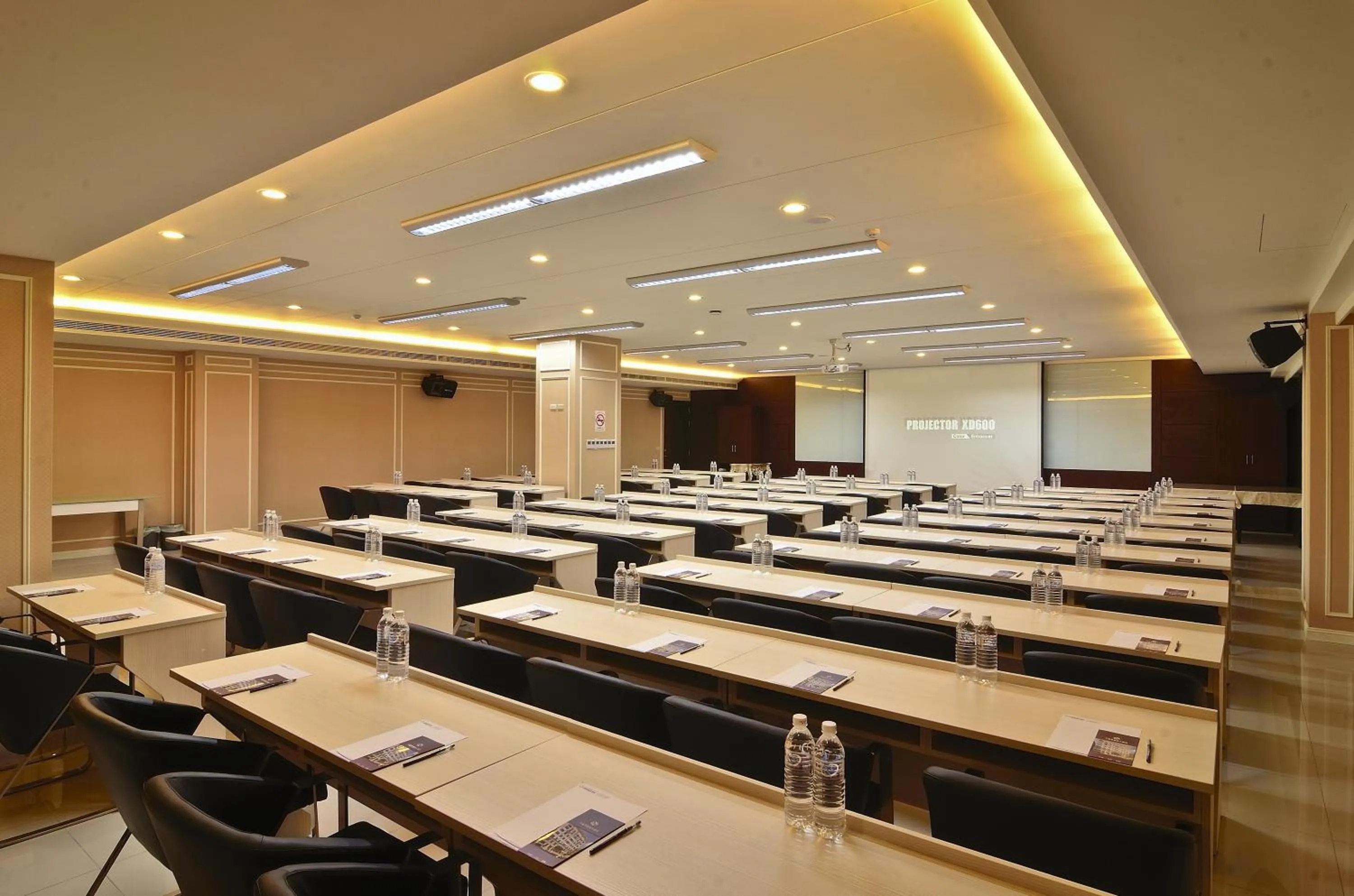 Banquet/Function facilities in Hotel Modern Puli