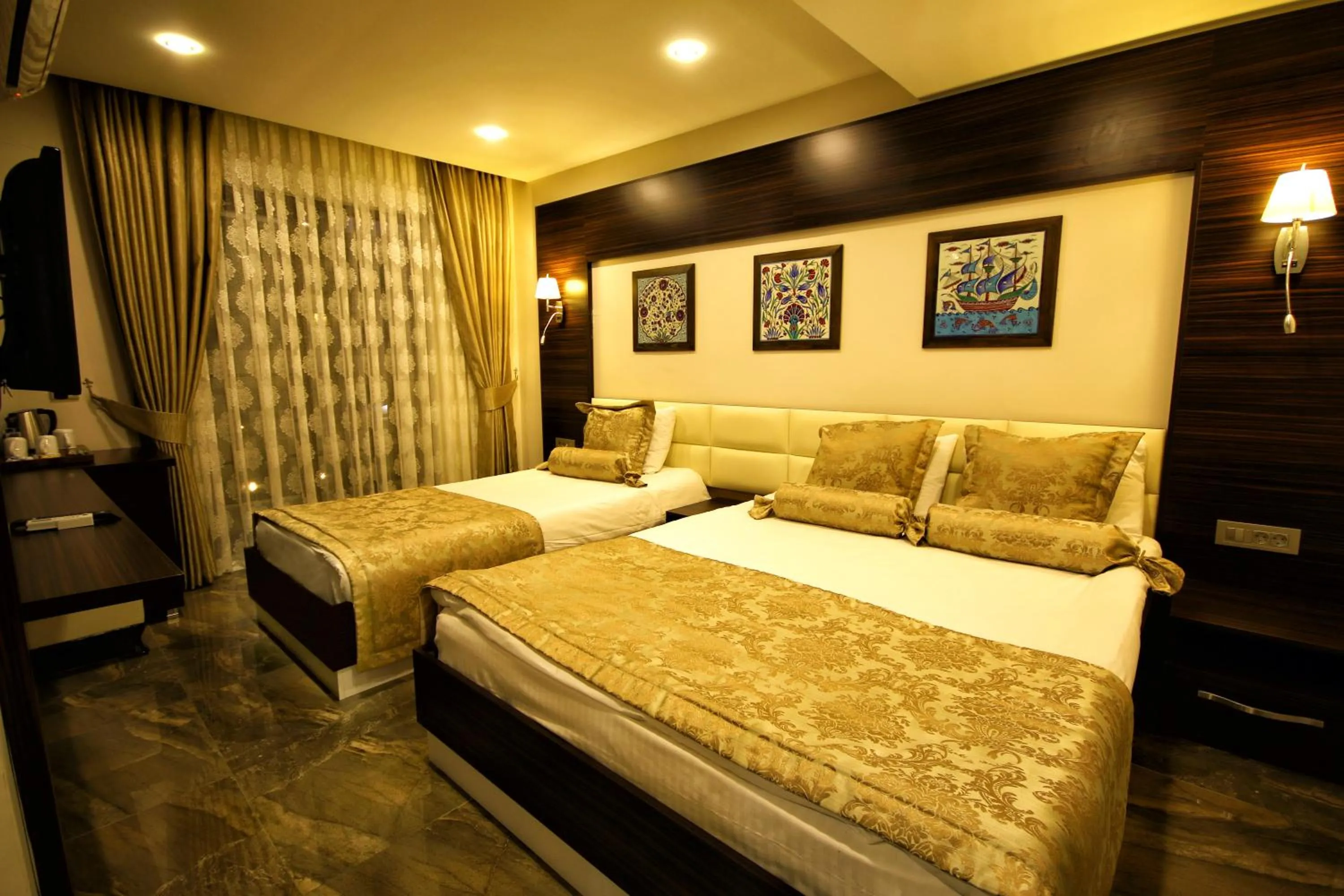 Photo of the whole room, Bed in Venus Suite Hotel