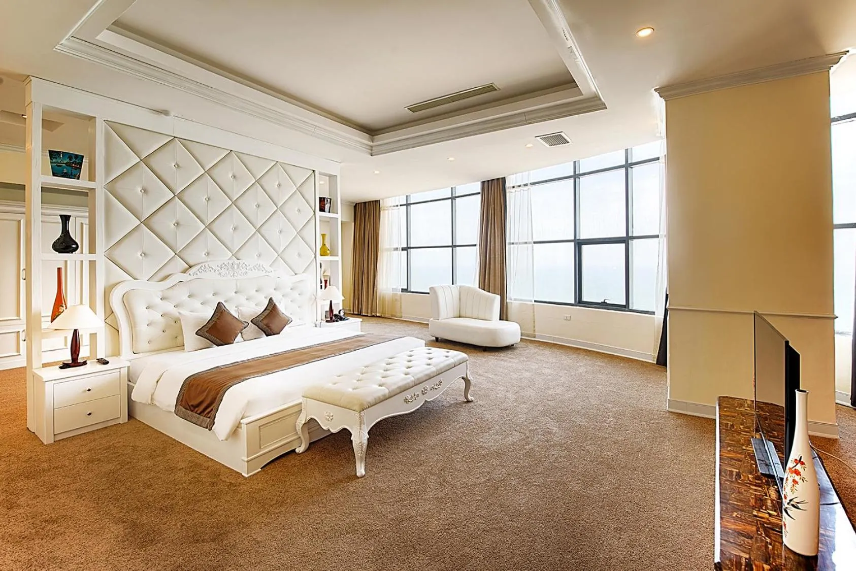 Bedroom, Bed in Muong Thanh Grand Cua Lo Hotel