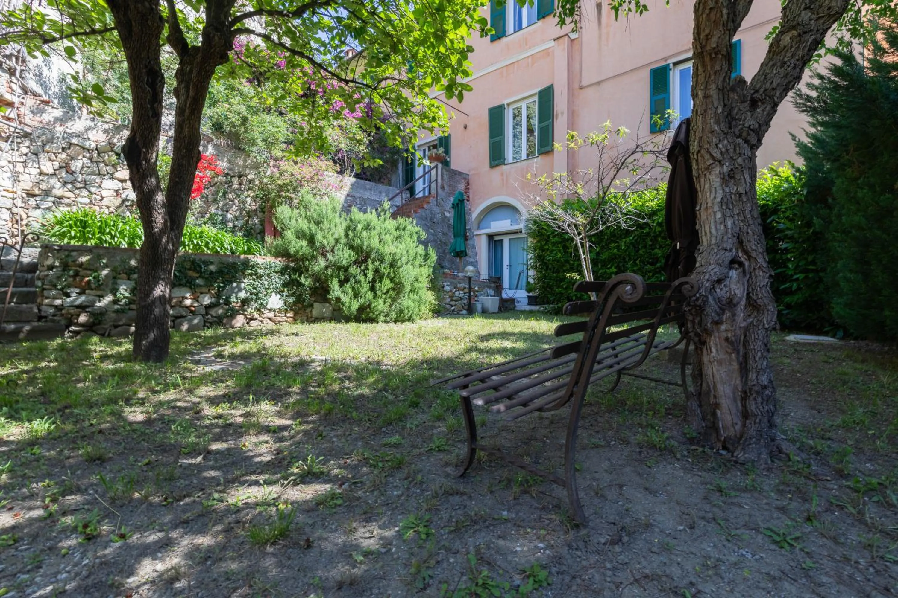 Property building in Villa Salvarezza