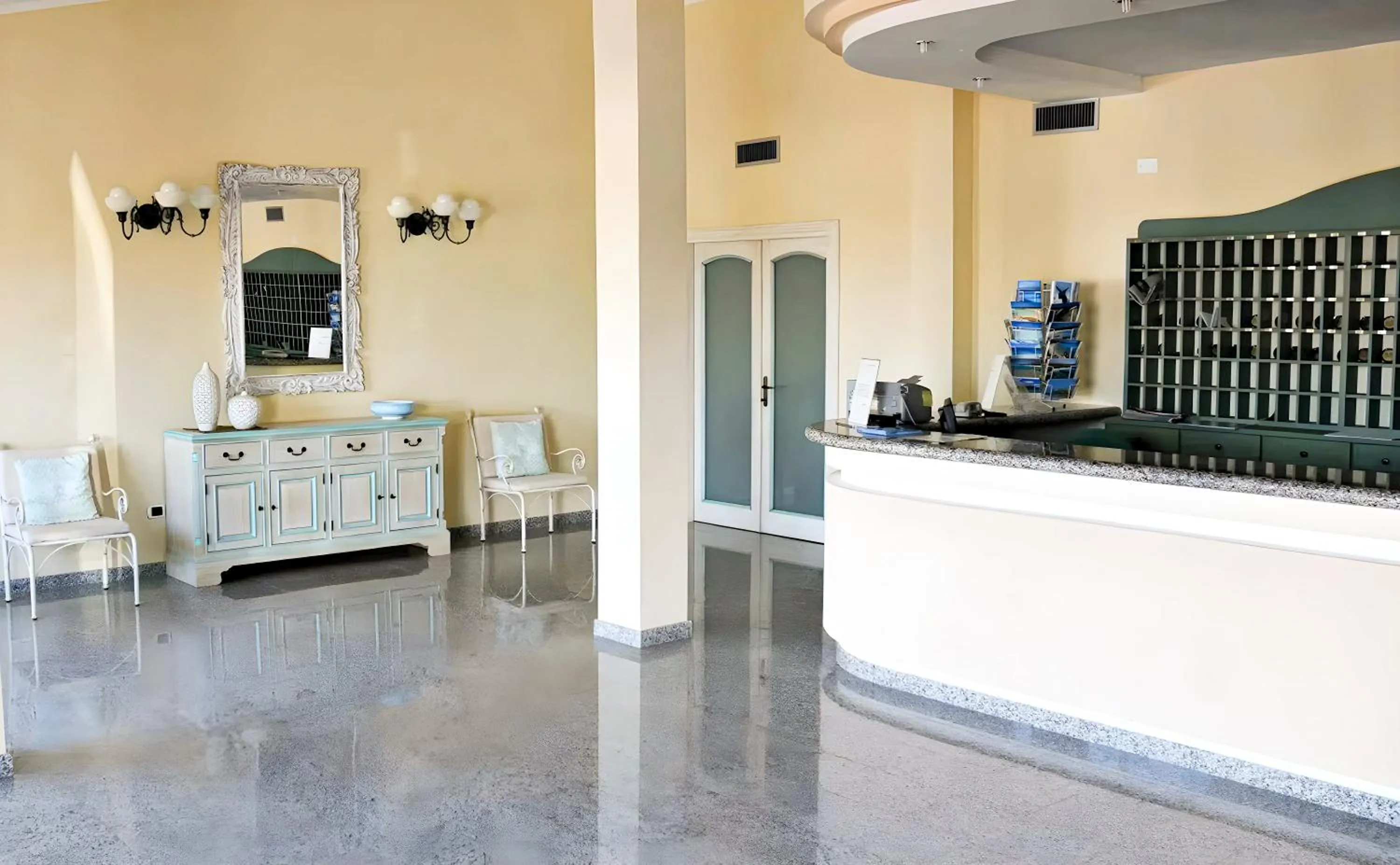 Seating area in Hotiday Golfo Aranci