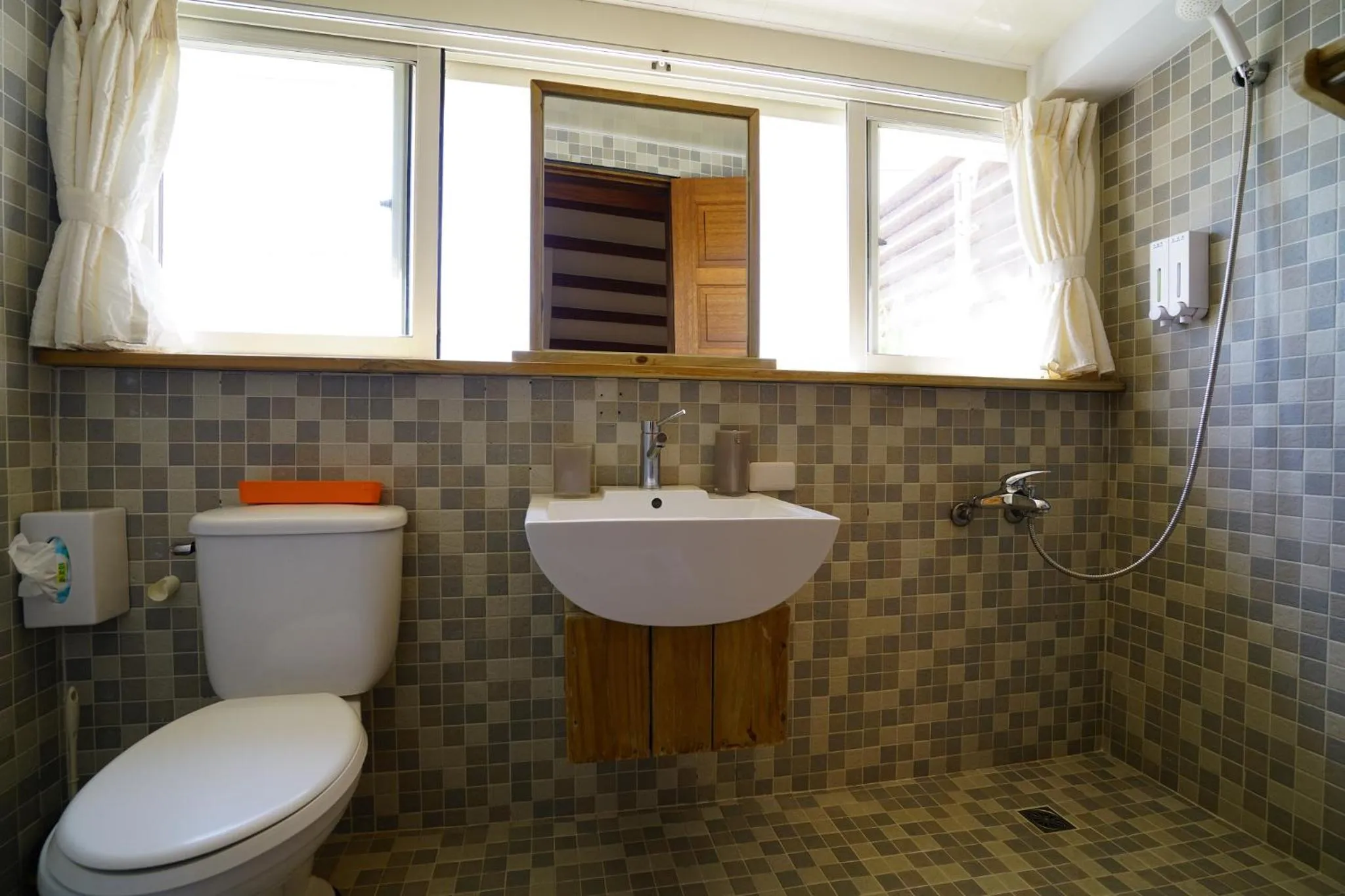 Toilet in Summer Ya B&B