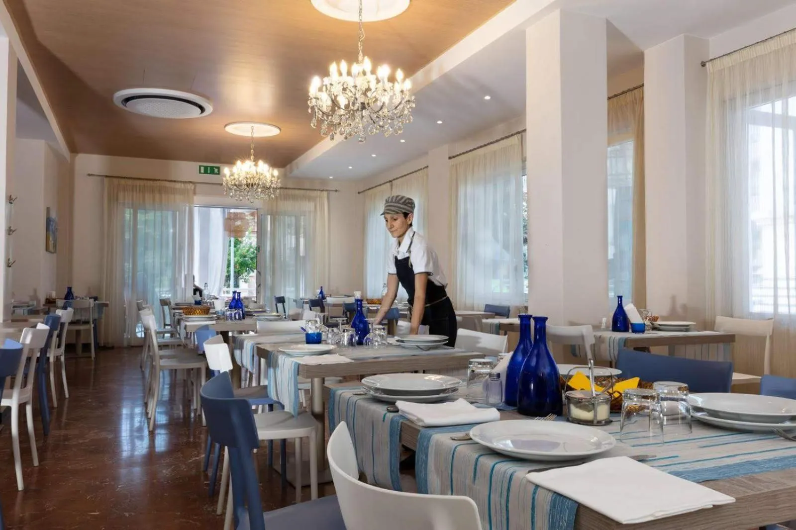 Restaurant/places to eat in Hotel Mary Fleur