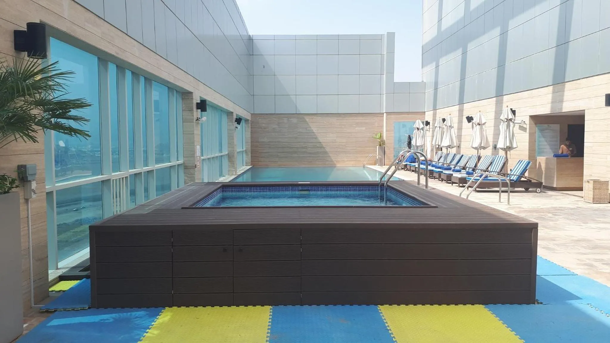 Swimming pool in Royal M Hotel Fujairah by Gewan