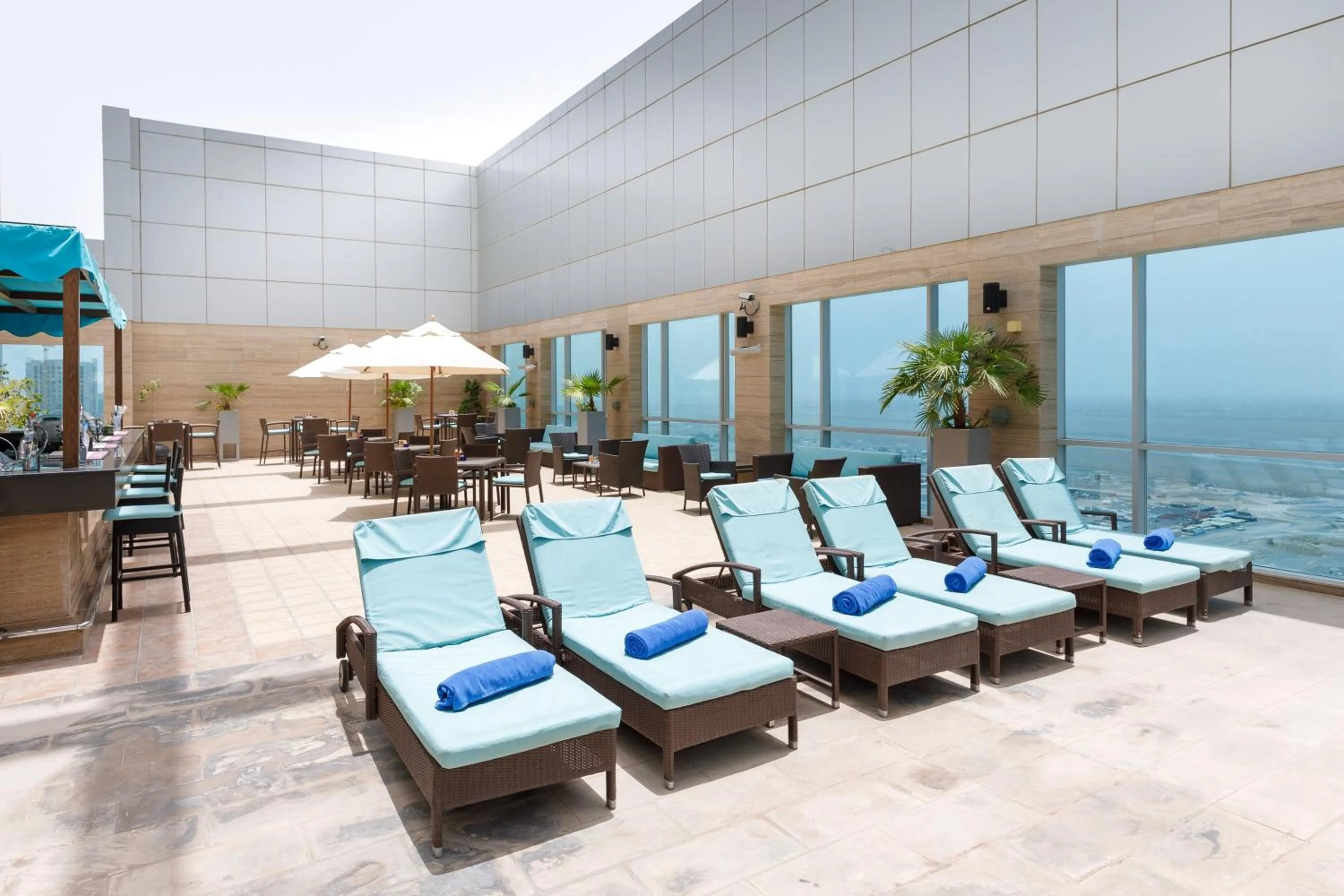 Swimming pool in Royal M Hotel Fujairah by Gewan