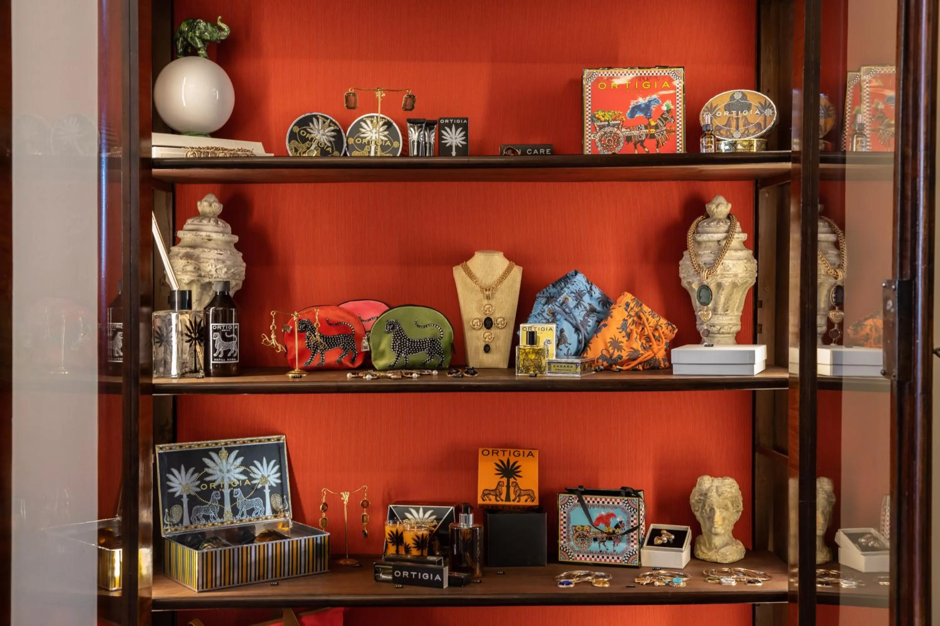 On-site shops in Palazzo Marziale