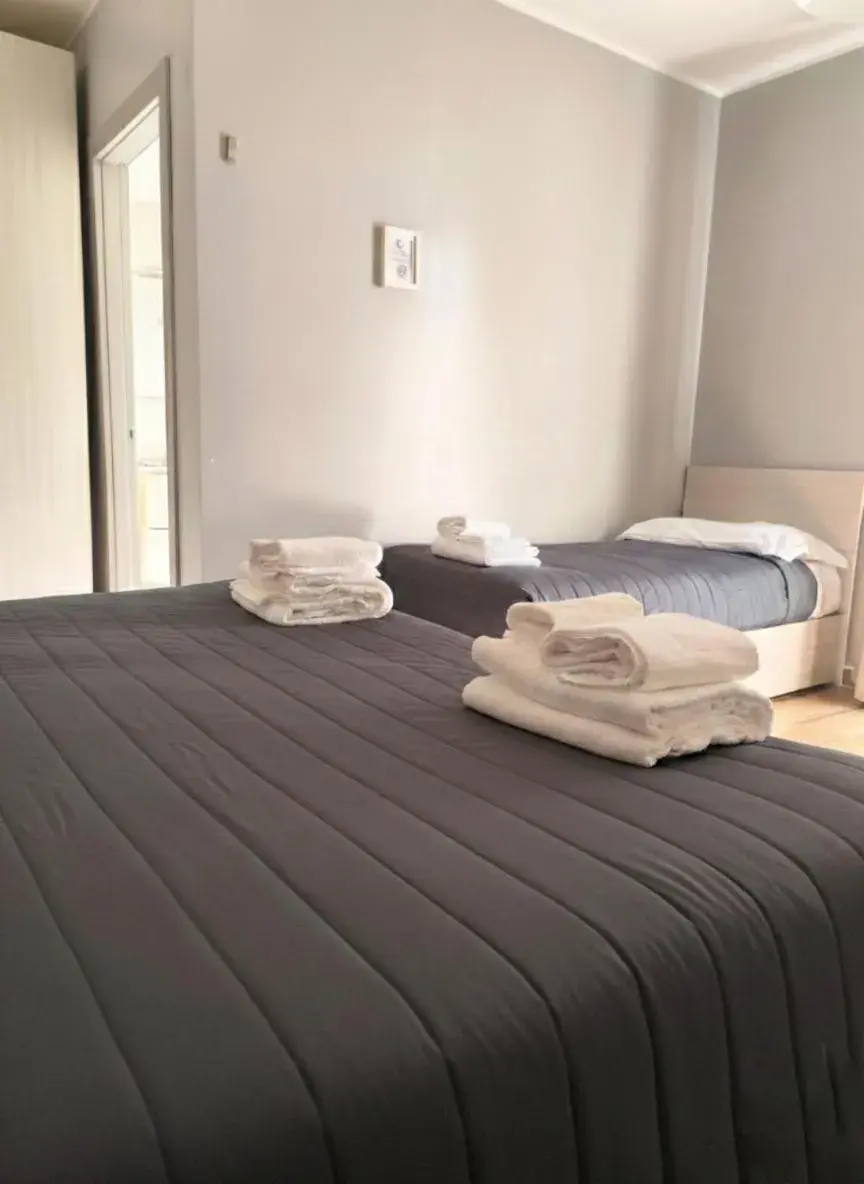 Triple Room with Private Bathroom in Central Triple Room with Private Bathroom in Central