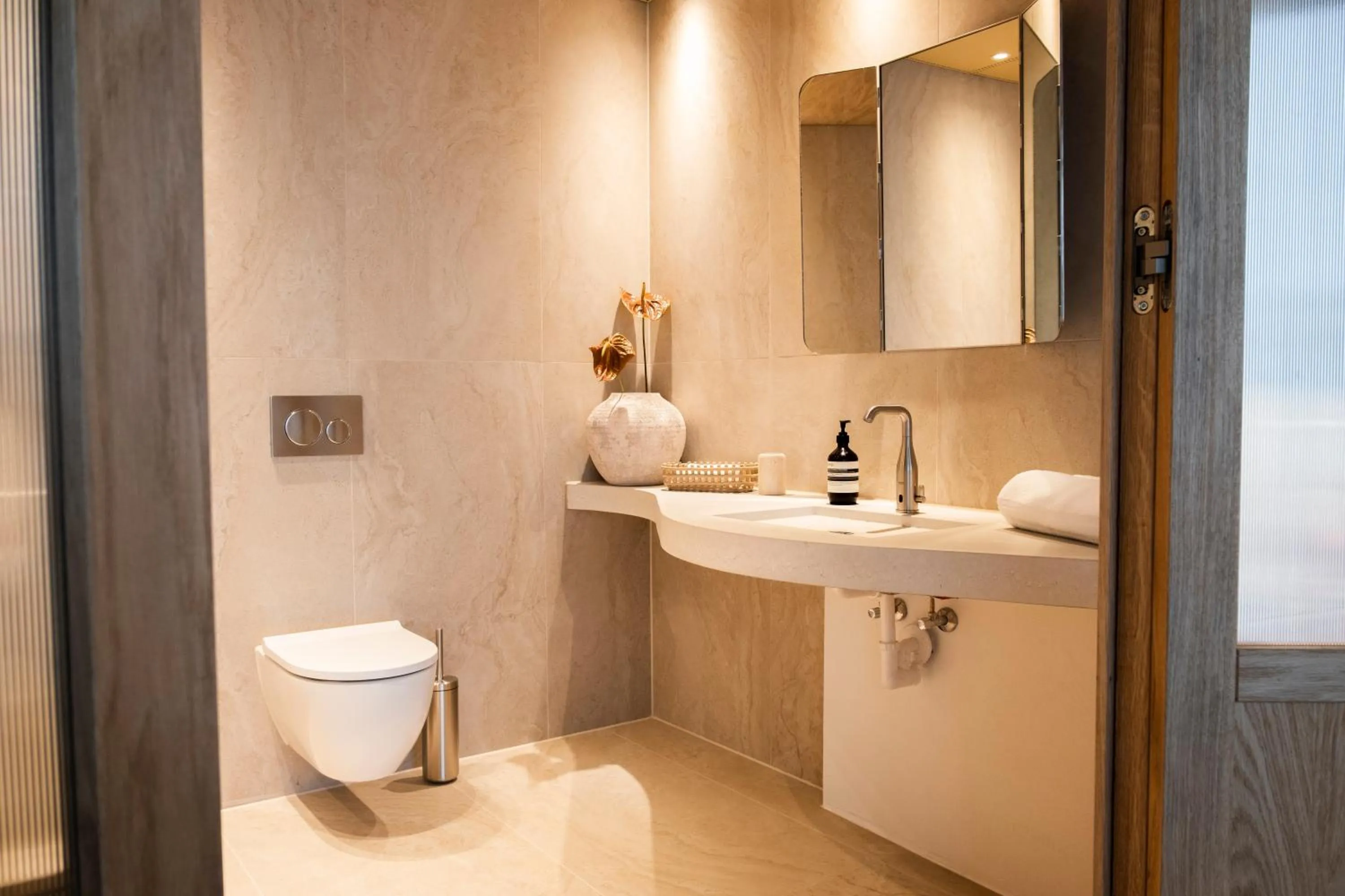 Shower in Das Kaya Hotel Stuttgart Airport Messe