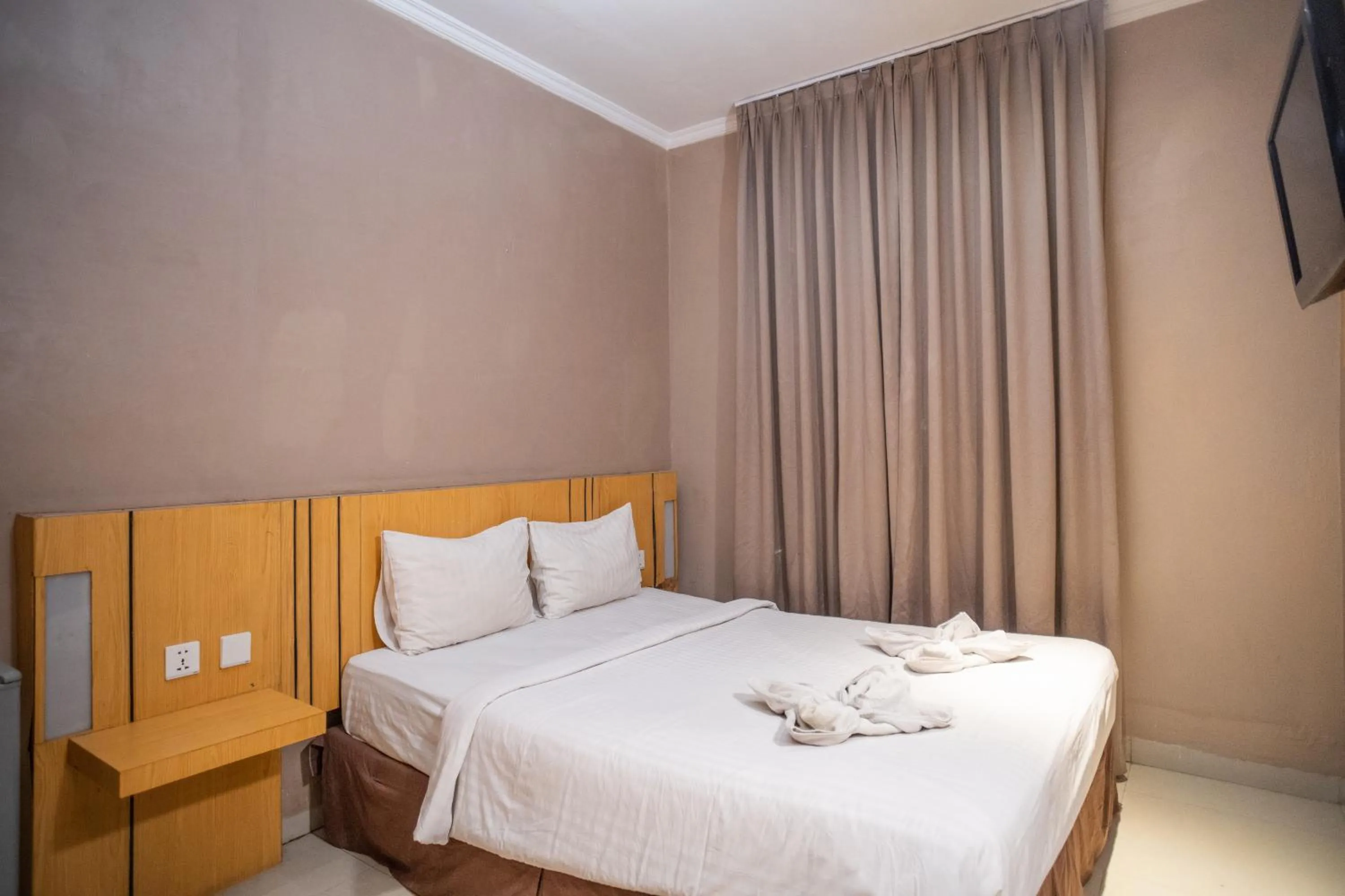 Bedroom, Bed in A'rabia Style Wahid Hasyim