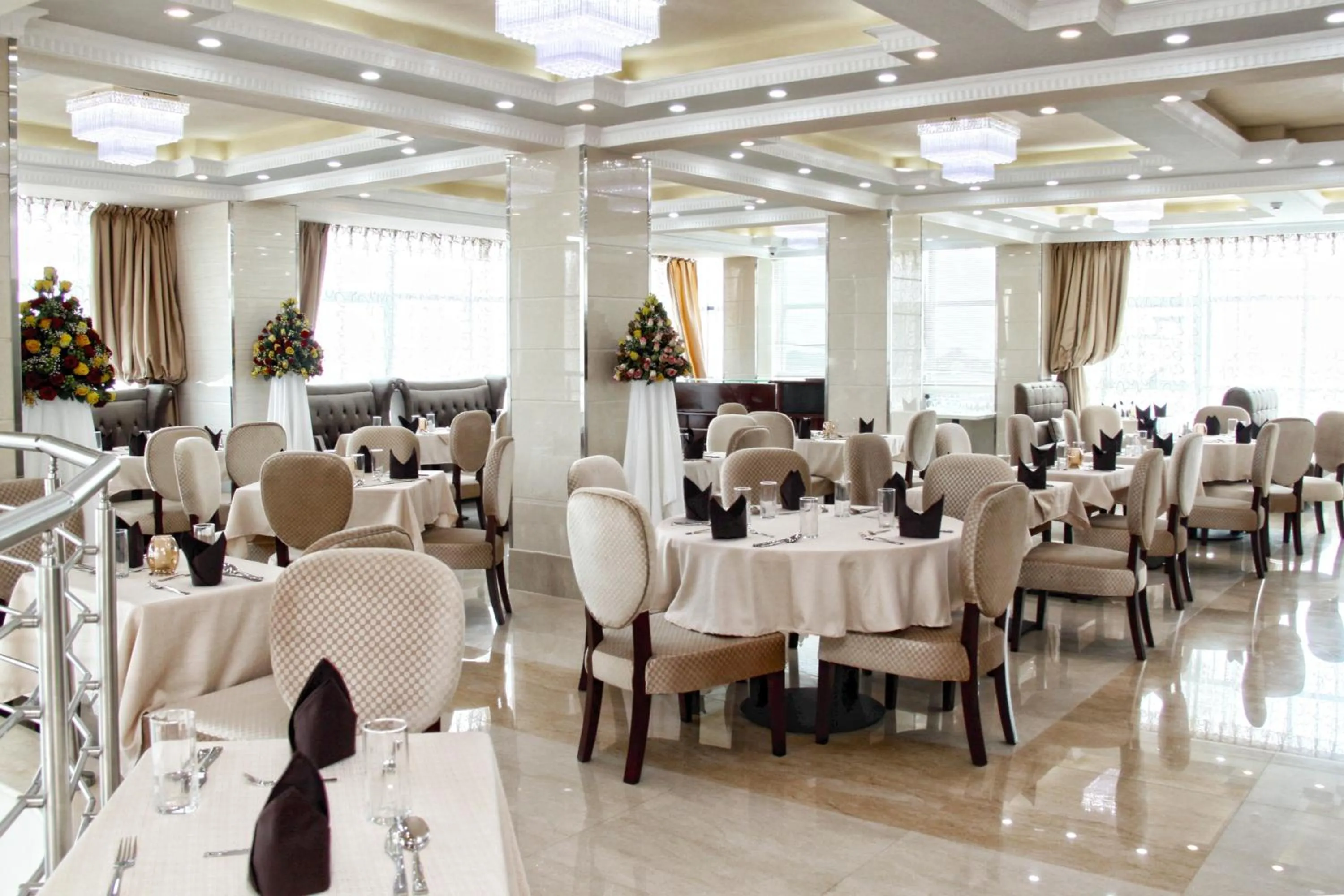 Restaurant/places to eat in Addissinia Hotel