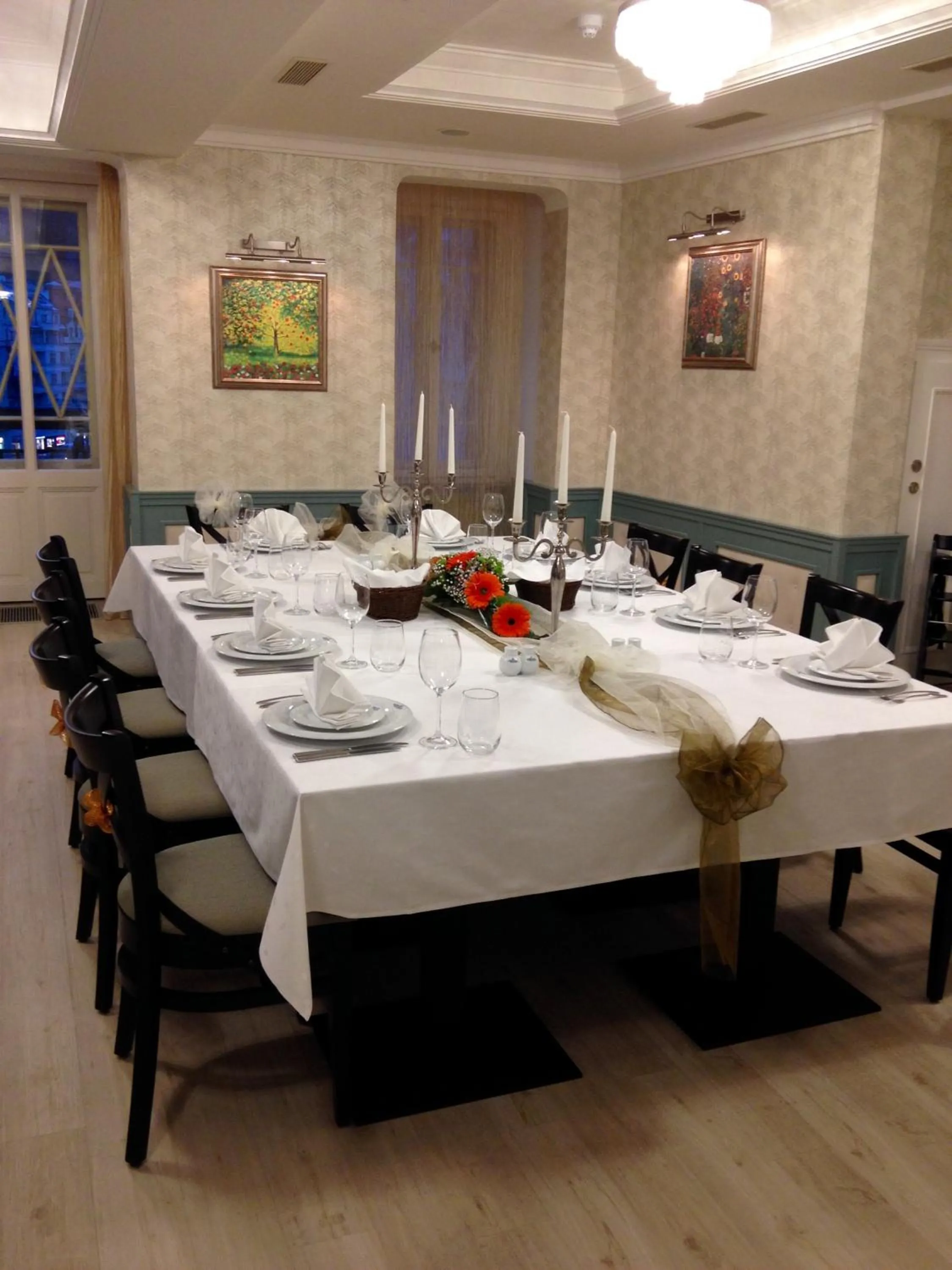 Restaurant/places to eat in EA Hotel Atlantic Palace