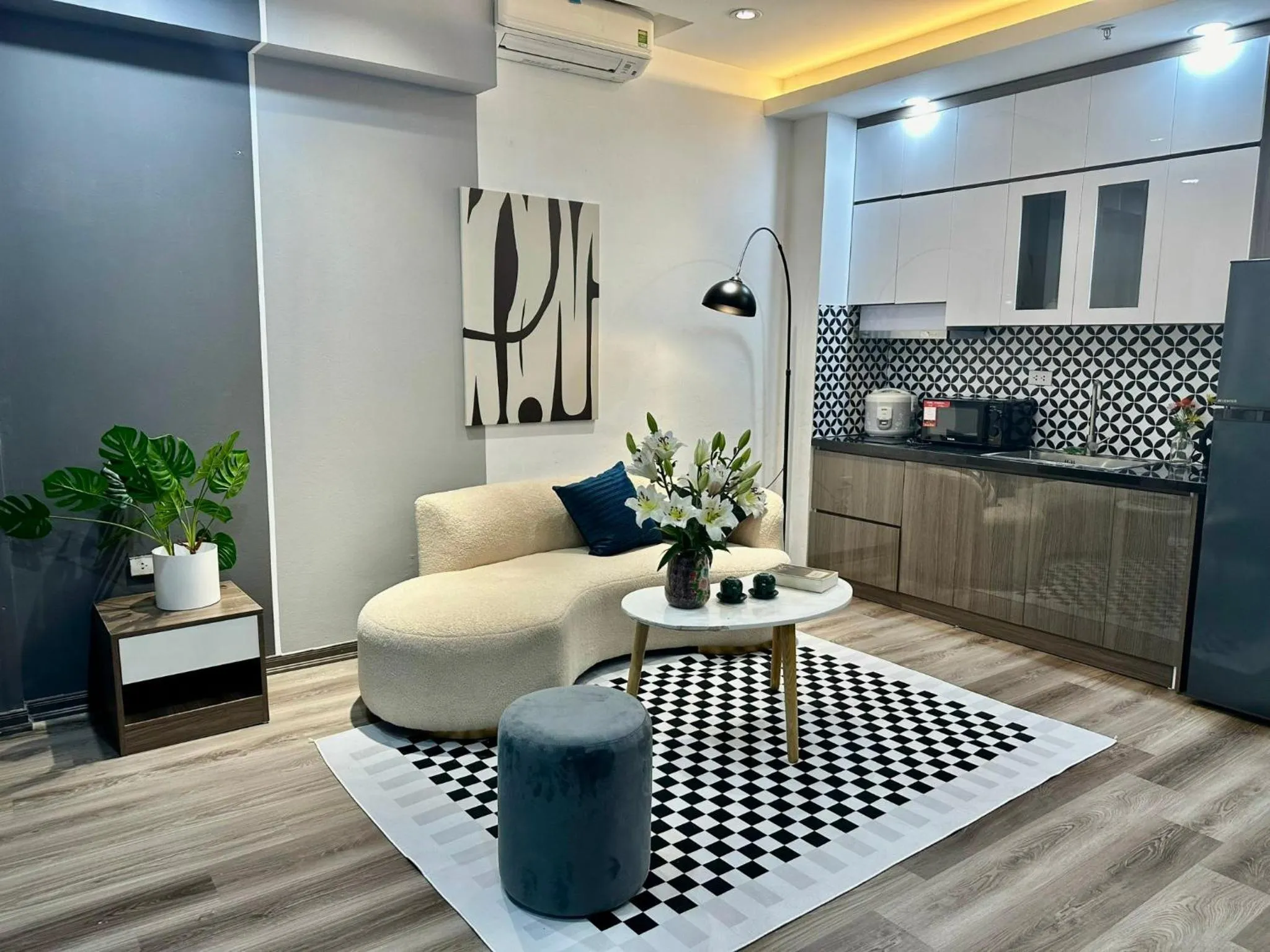 Kitchen or kitchenette in Luxe Paradise Residence 76 To Ngoc Van