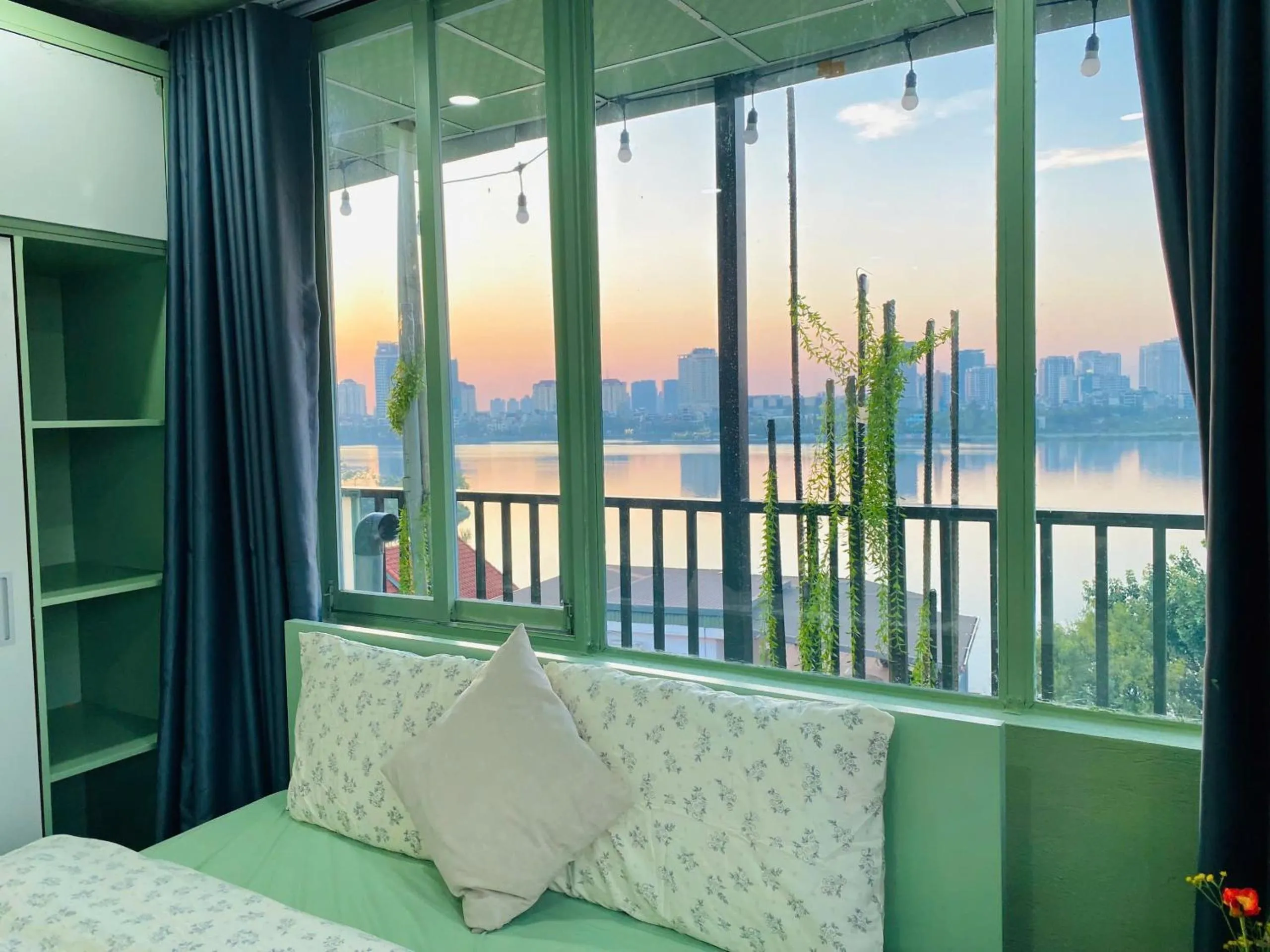 Bedroom, Bed in Luxe Paradise Residence 76 To Ngoc Van