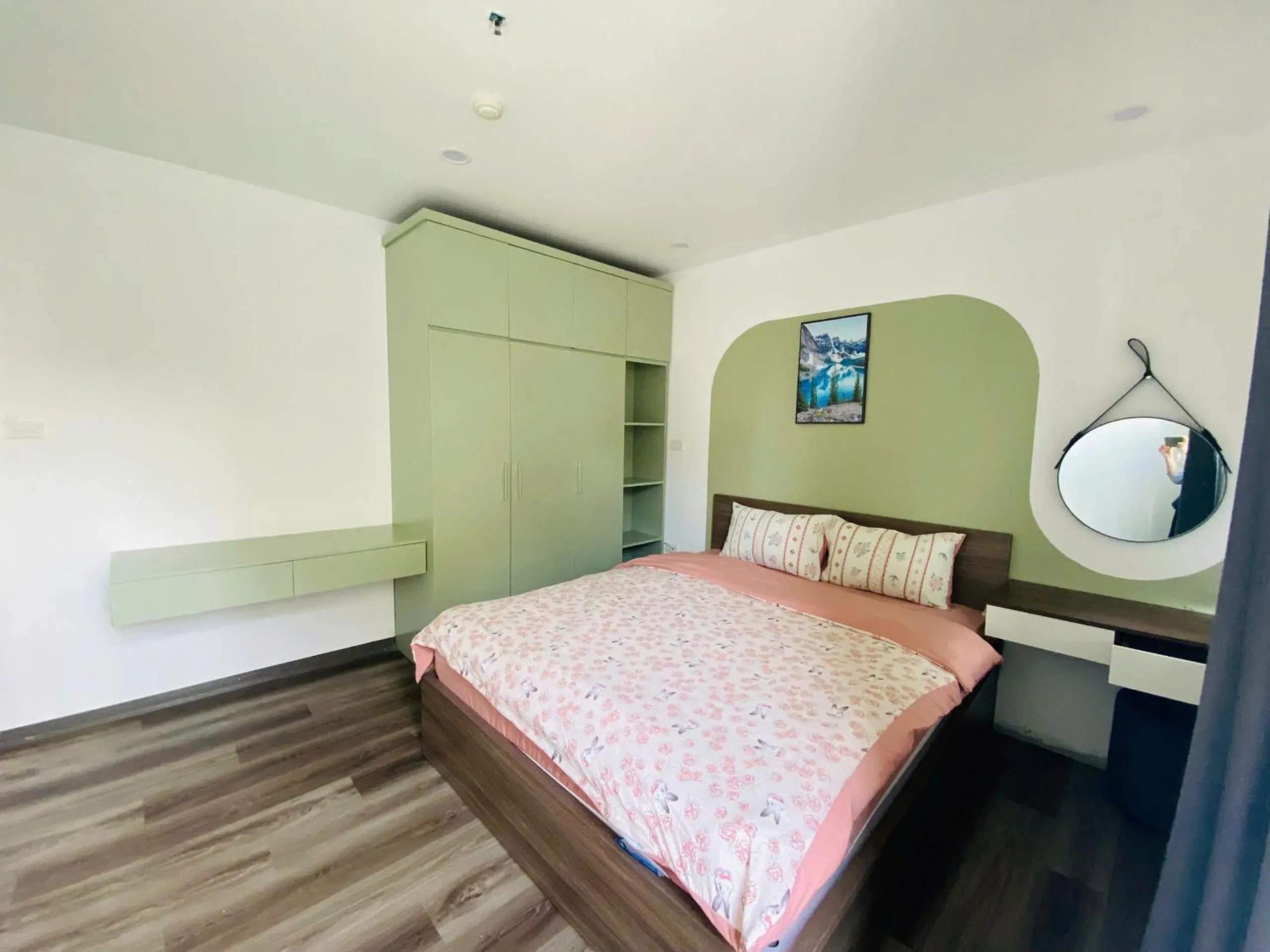 Bedroom, Bed in Luxe Paradise Residence 76 To Ngoc Van