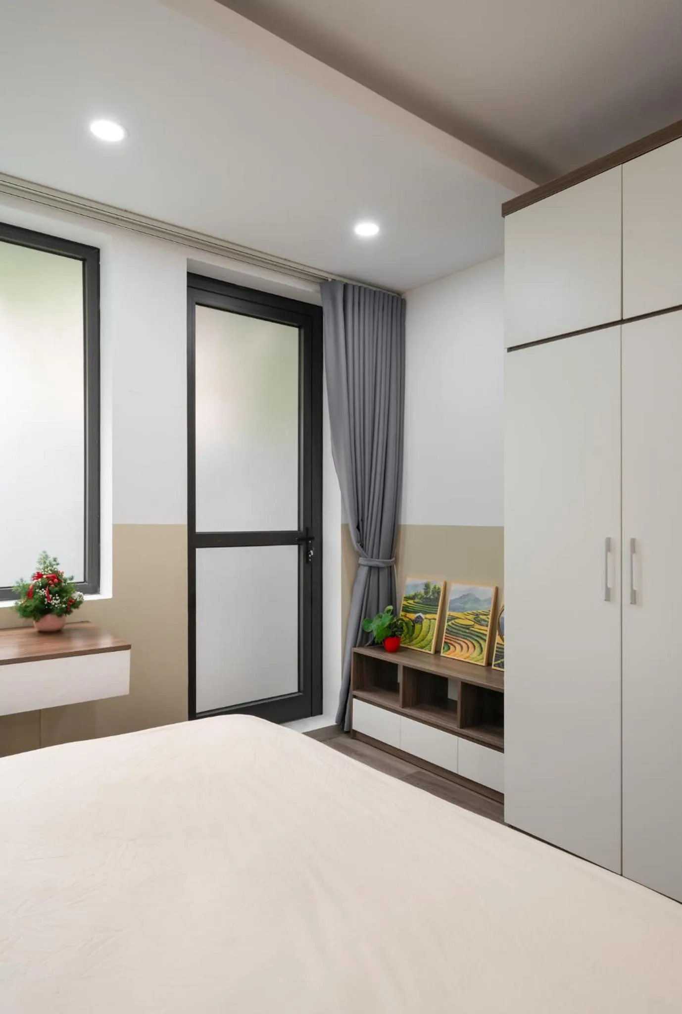 Photo of the whole room, Bed in Luxe Paradise Residence 76 To Ngoc Van