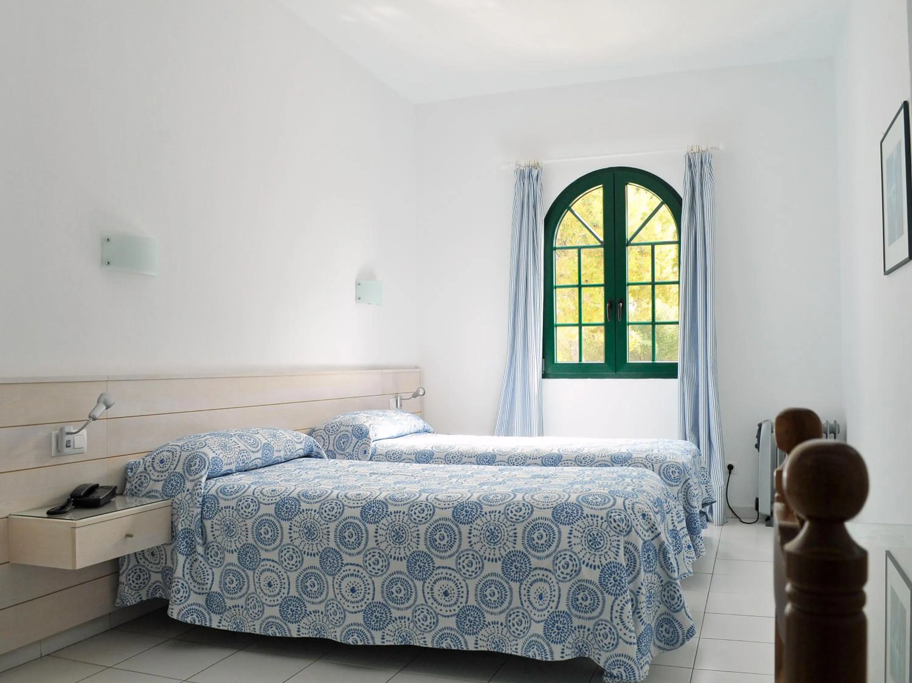 Patio, Bed in Hotel Bahia