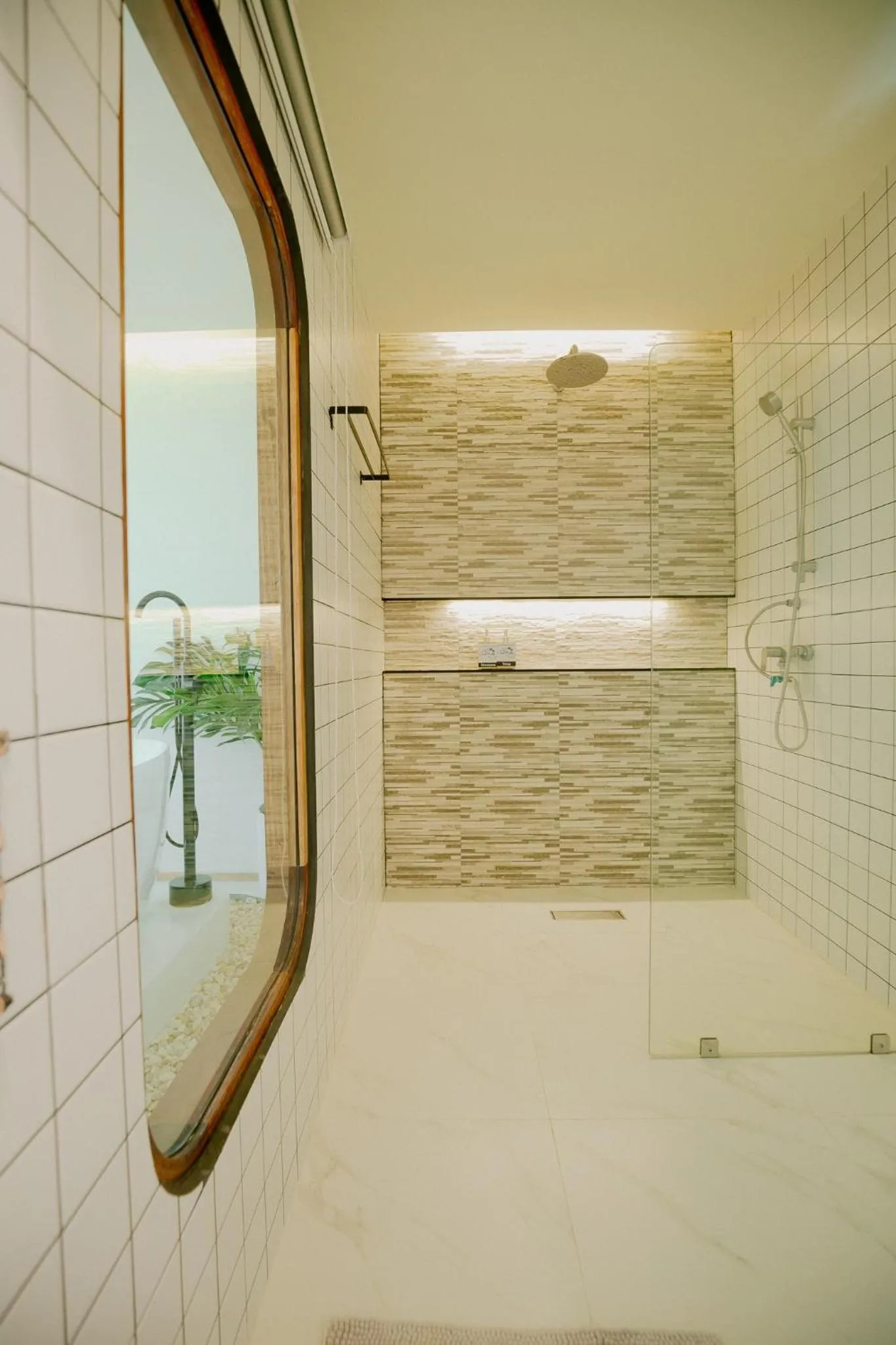 Shower in Fan Sea Resort Kohlarn