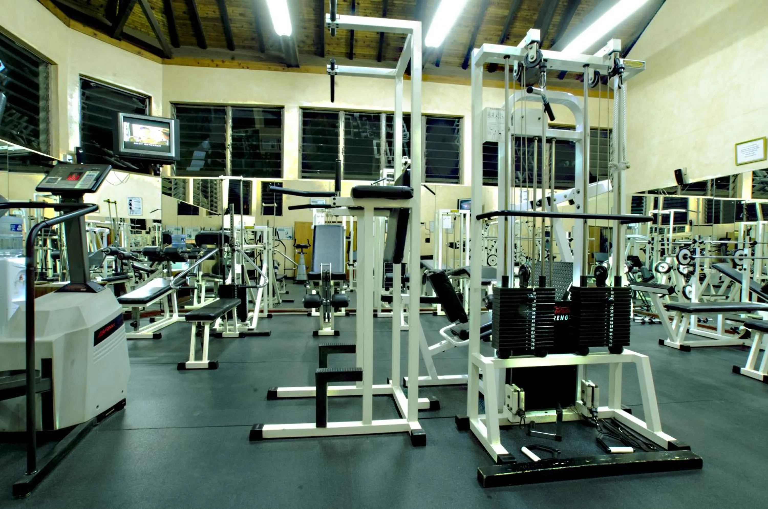 Fitness centre/facilities in Mimosa Court Apartments