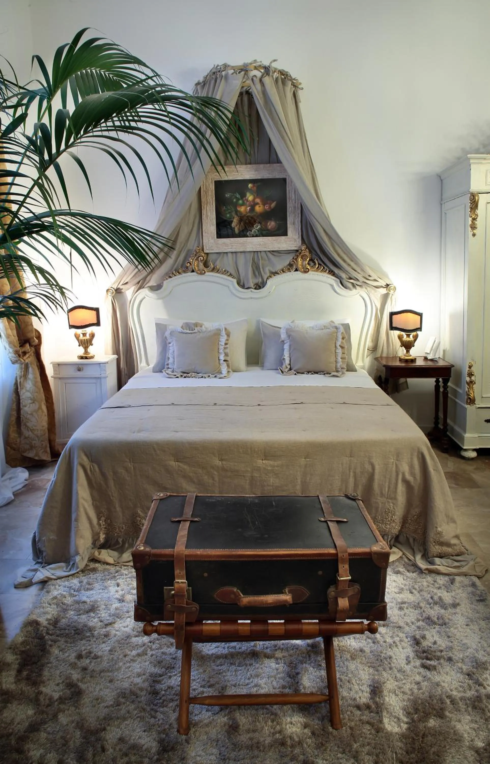 Bed in Arnaboldi Palace