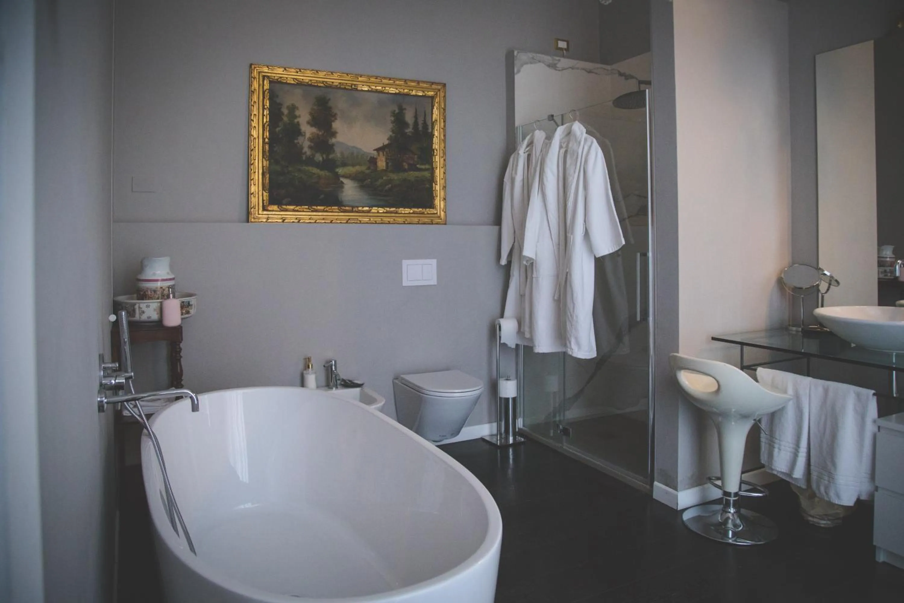 Shower in Arnaboldi Palace