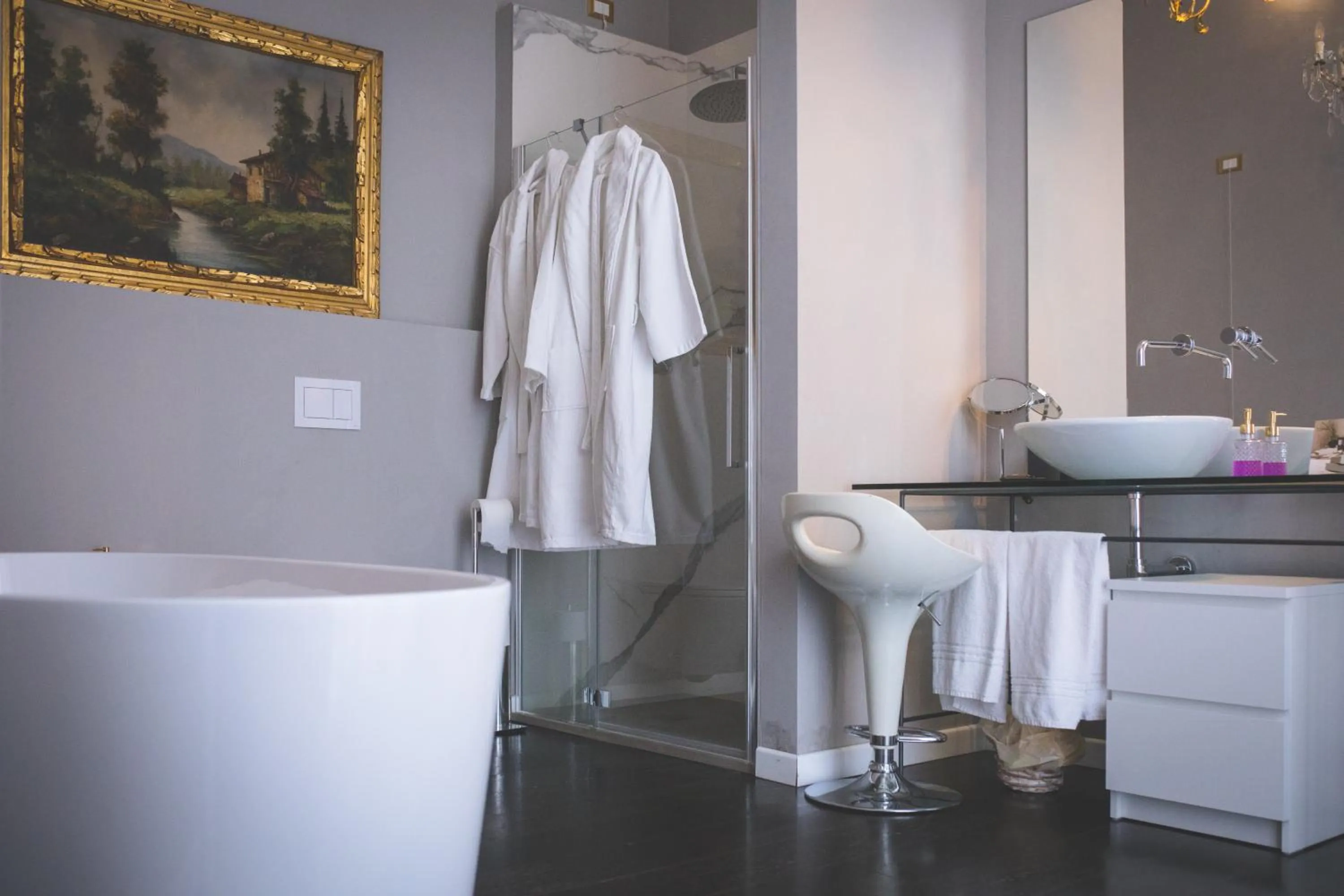 Bathroom in Arnaboldi Palace
