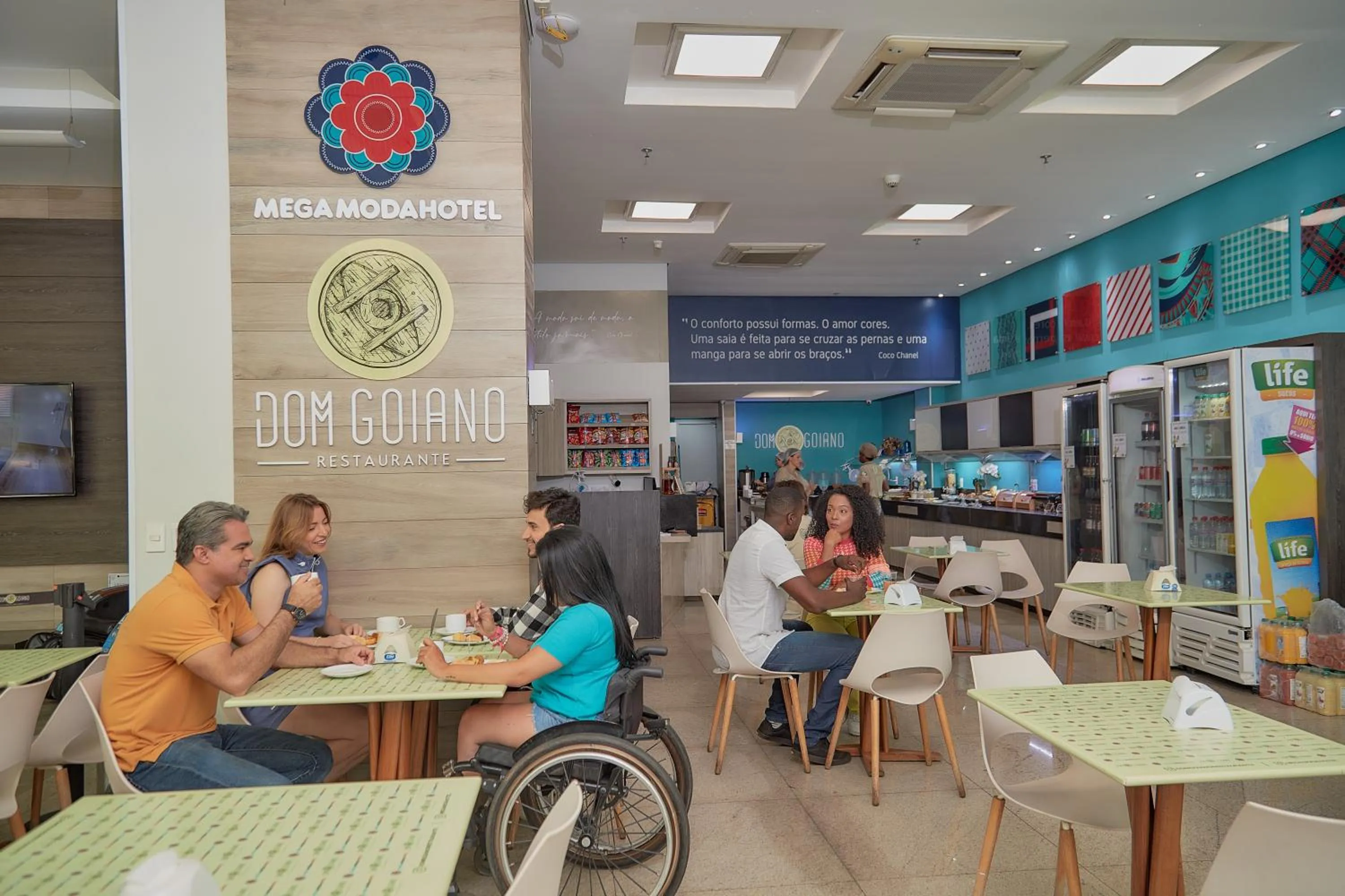 Restaurant/places to eat in Mega Moda Goiania Hotel