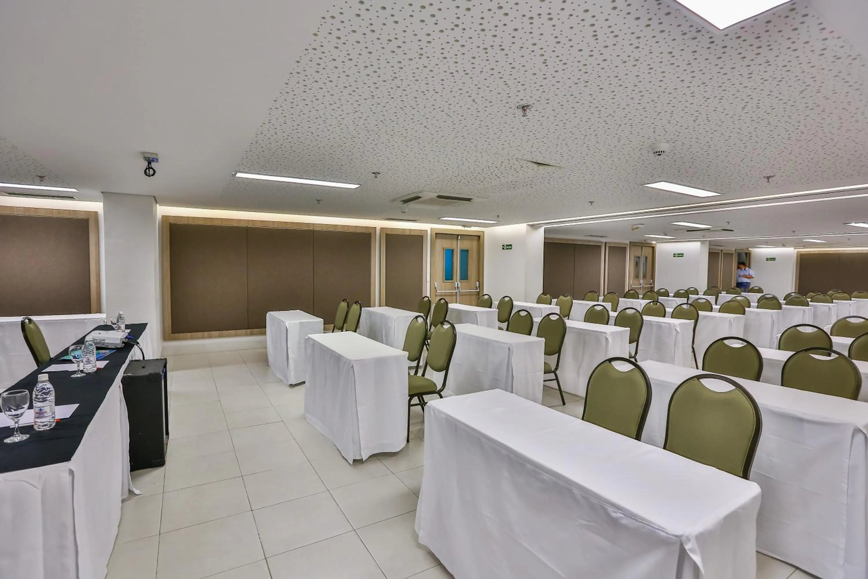 Business facilities in Mega Moda Goiania Hotel